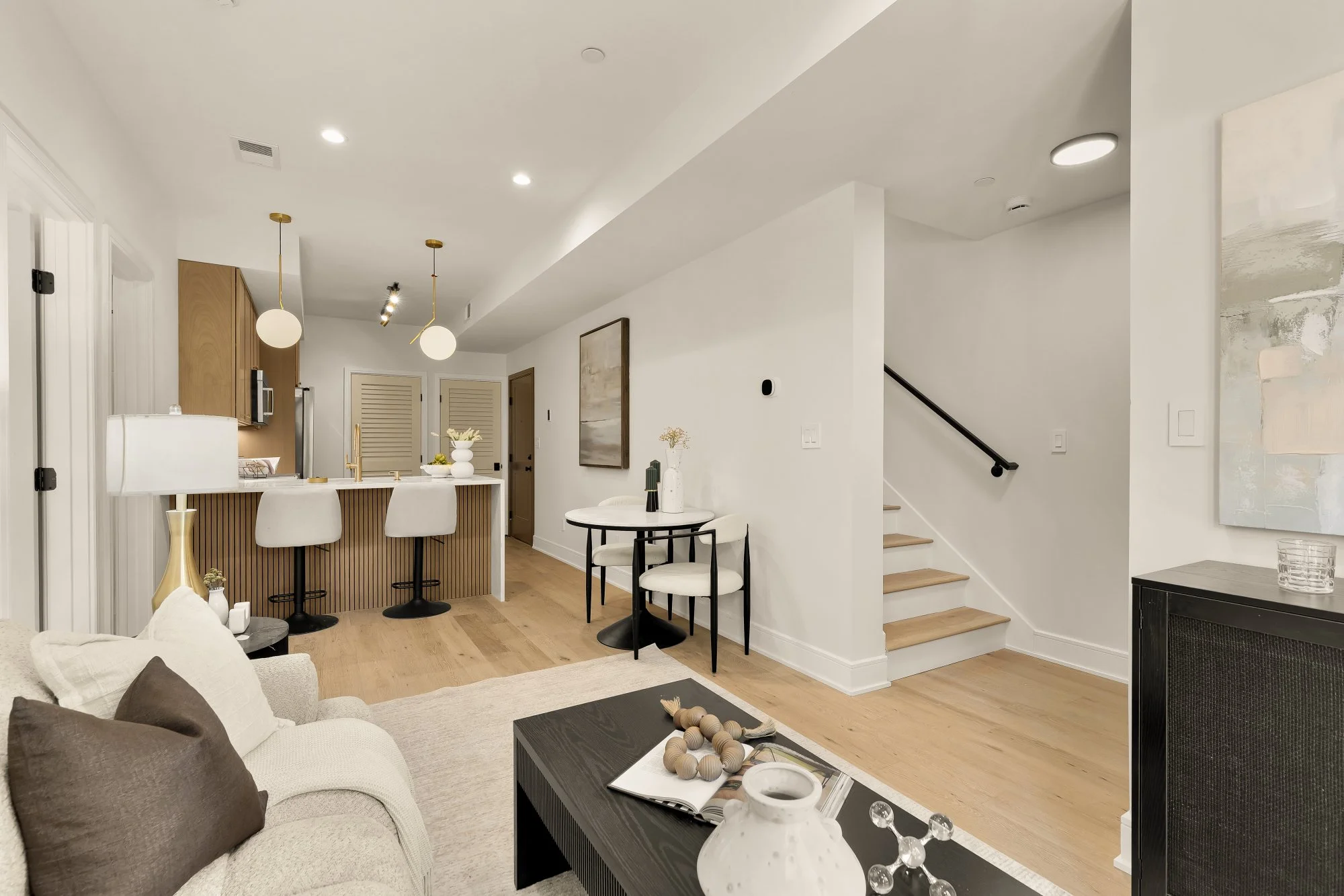 3319 12th St NE 7-0017.jpg