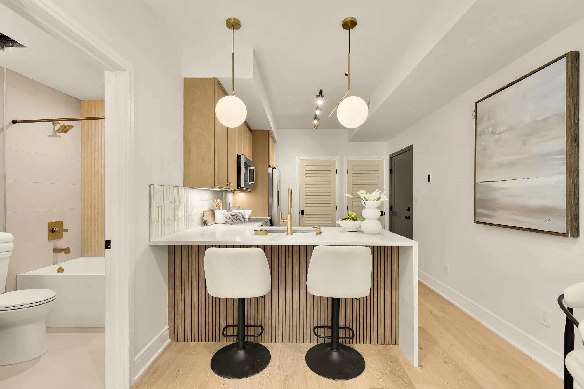 3319 12th St NE 7-0009.jpg