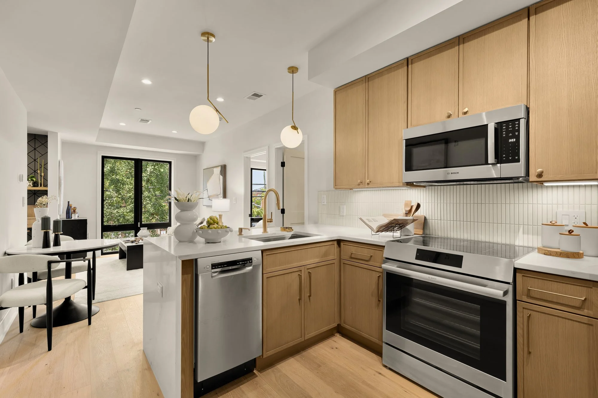 3319 12th St NE 7-0004.jpg