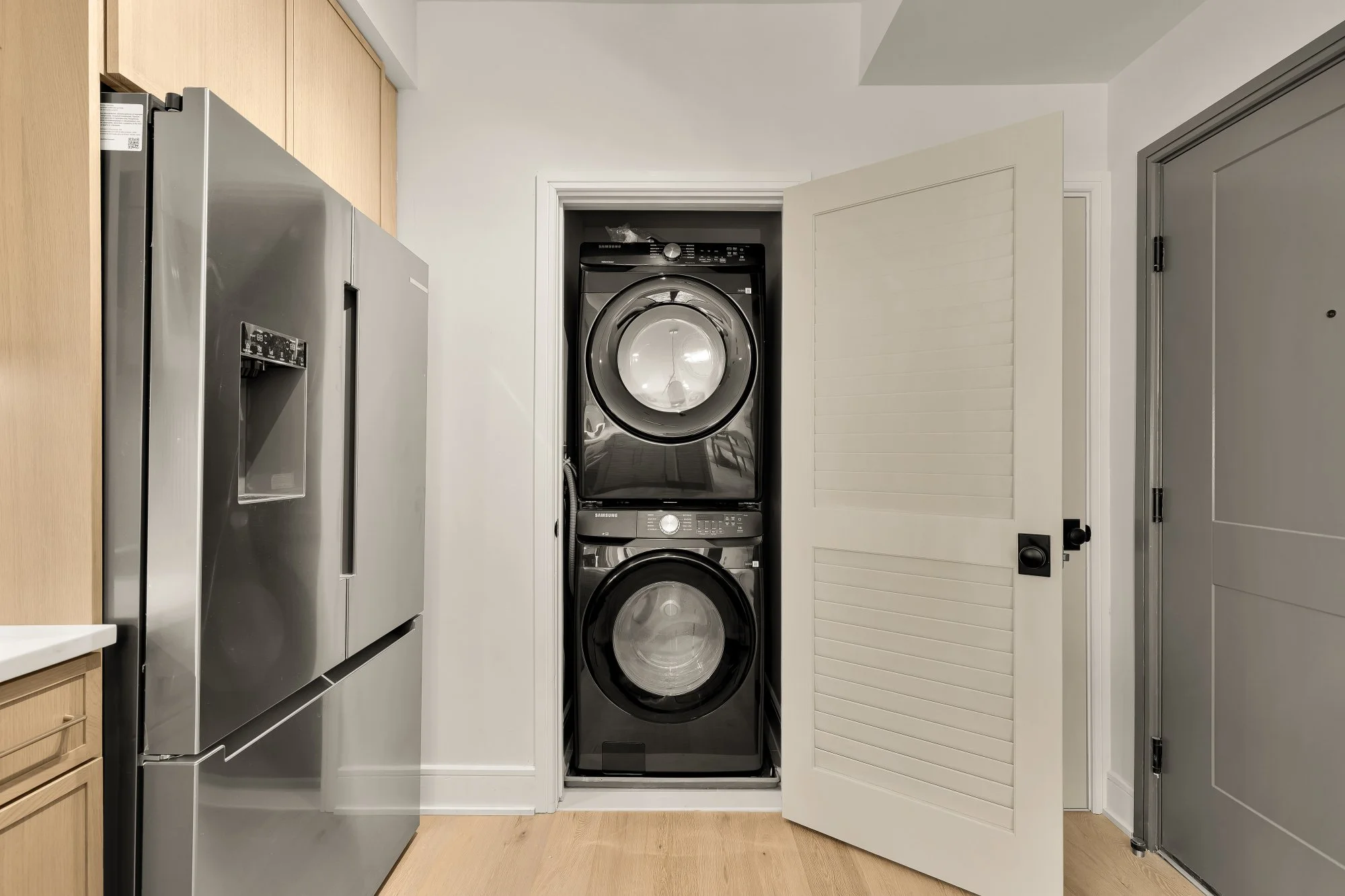 3319 12th St NE 7-0034.jpg