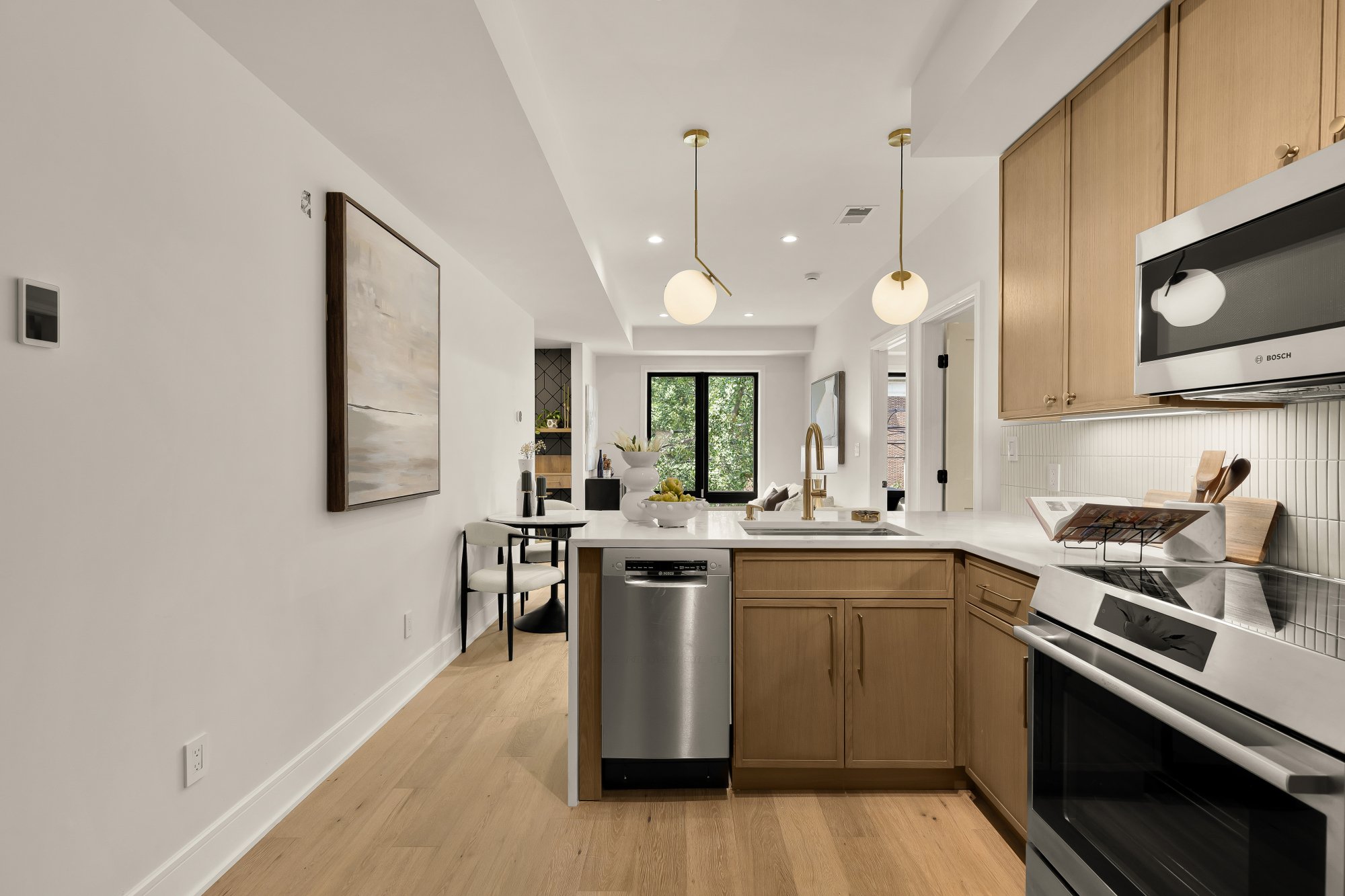 3319 12th St NE 7-0005.jpg