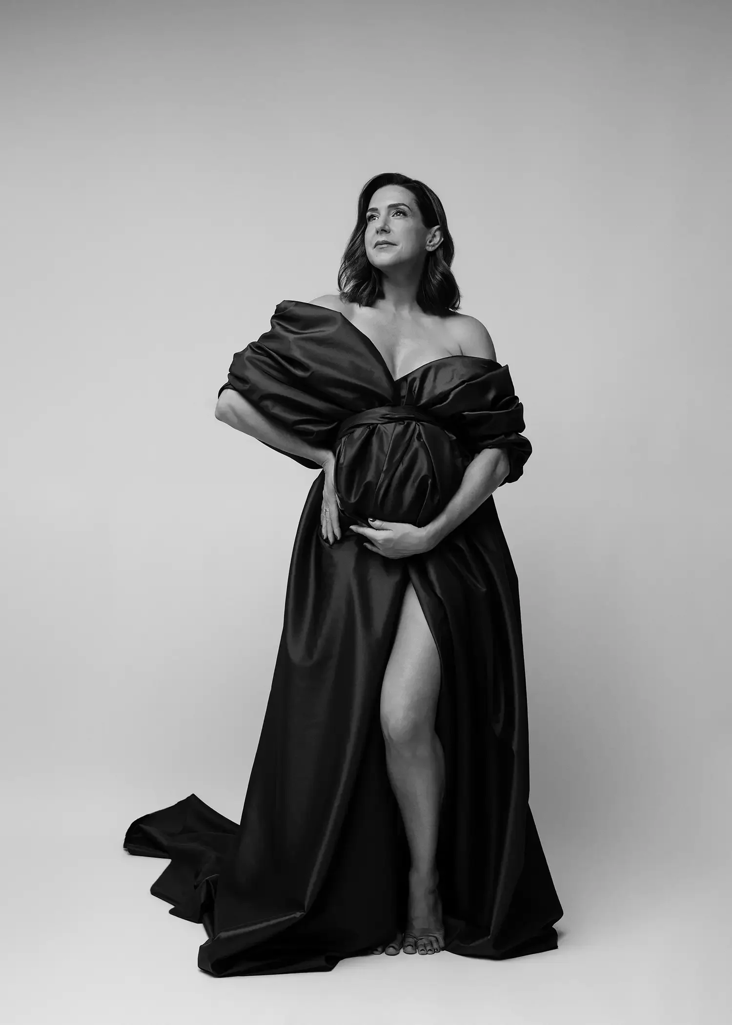 Anna Robertson_maternity 2026_0019-Evoto_5x7_bw.webp