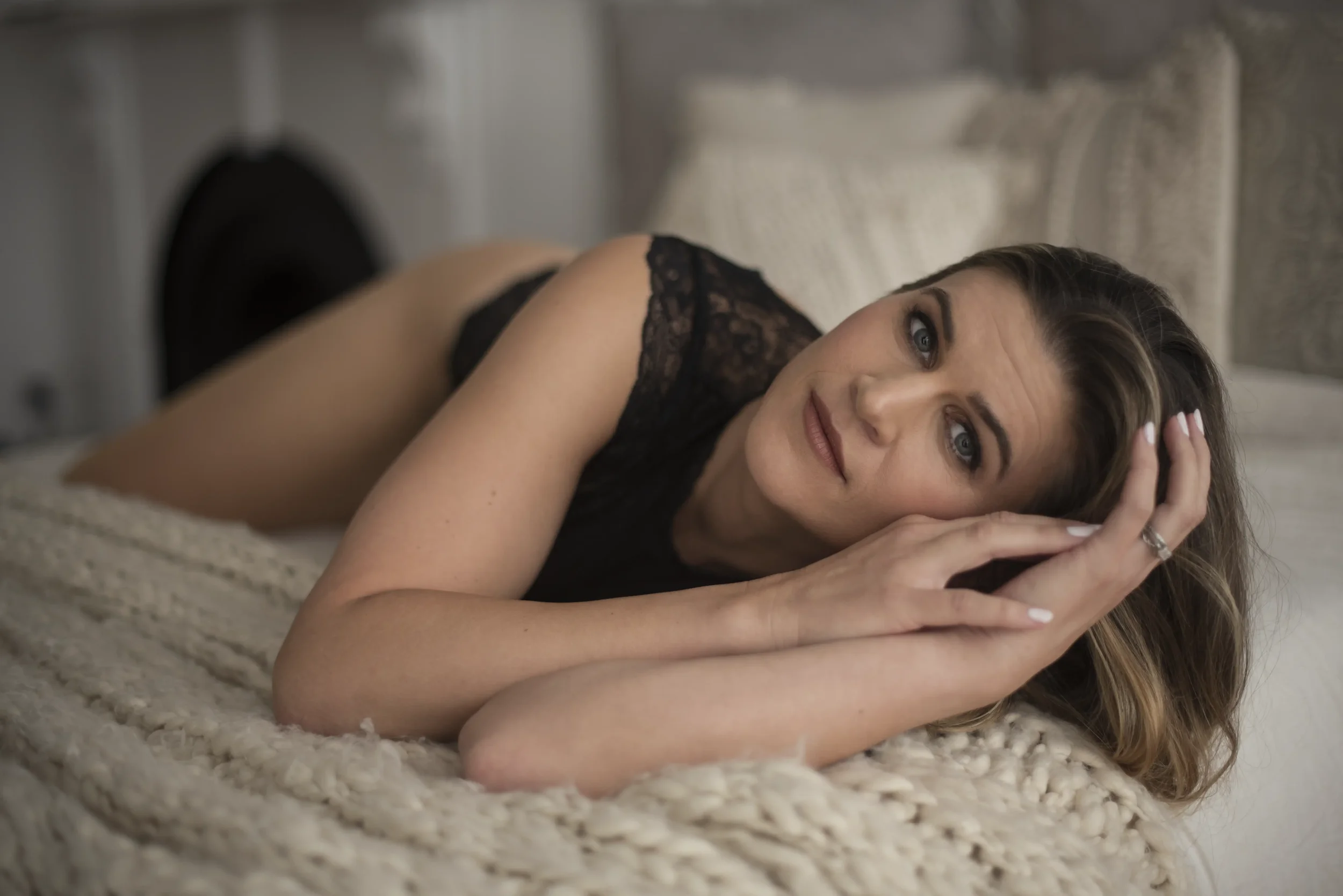 vividity-jennifer-taylor-boudoir_black lace_01.webp