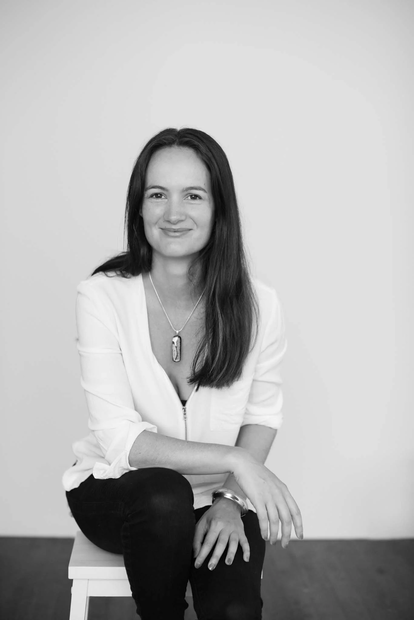 Jennifer Taylor vividity_simple black and white_01.jpg