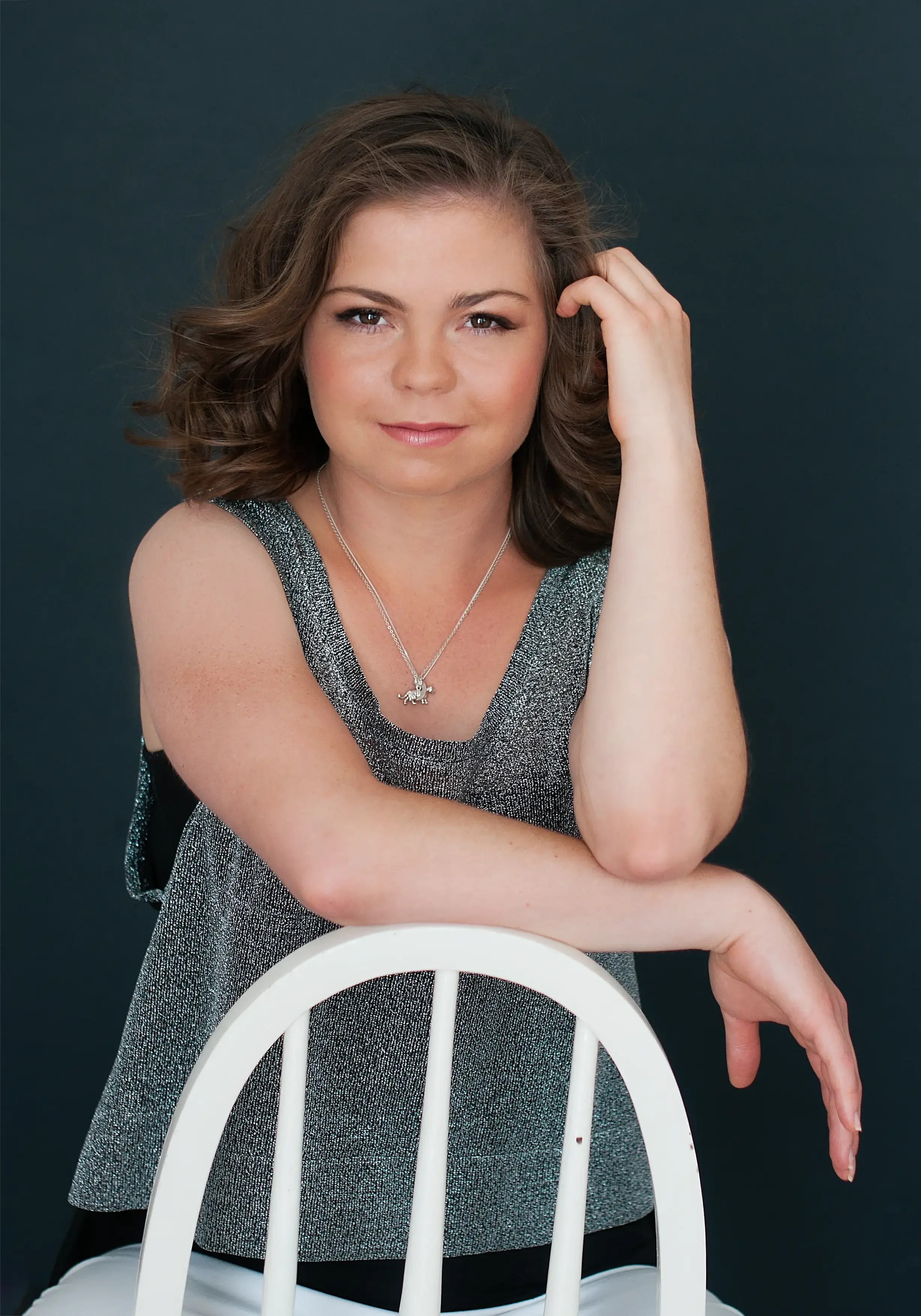 vividity-jennifer-taylor-chair_01.webp