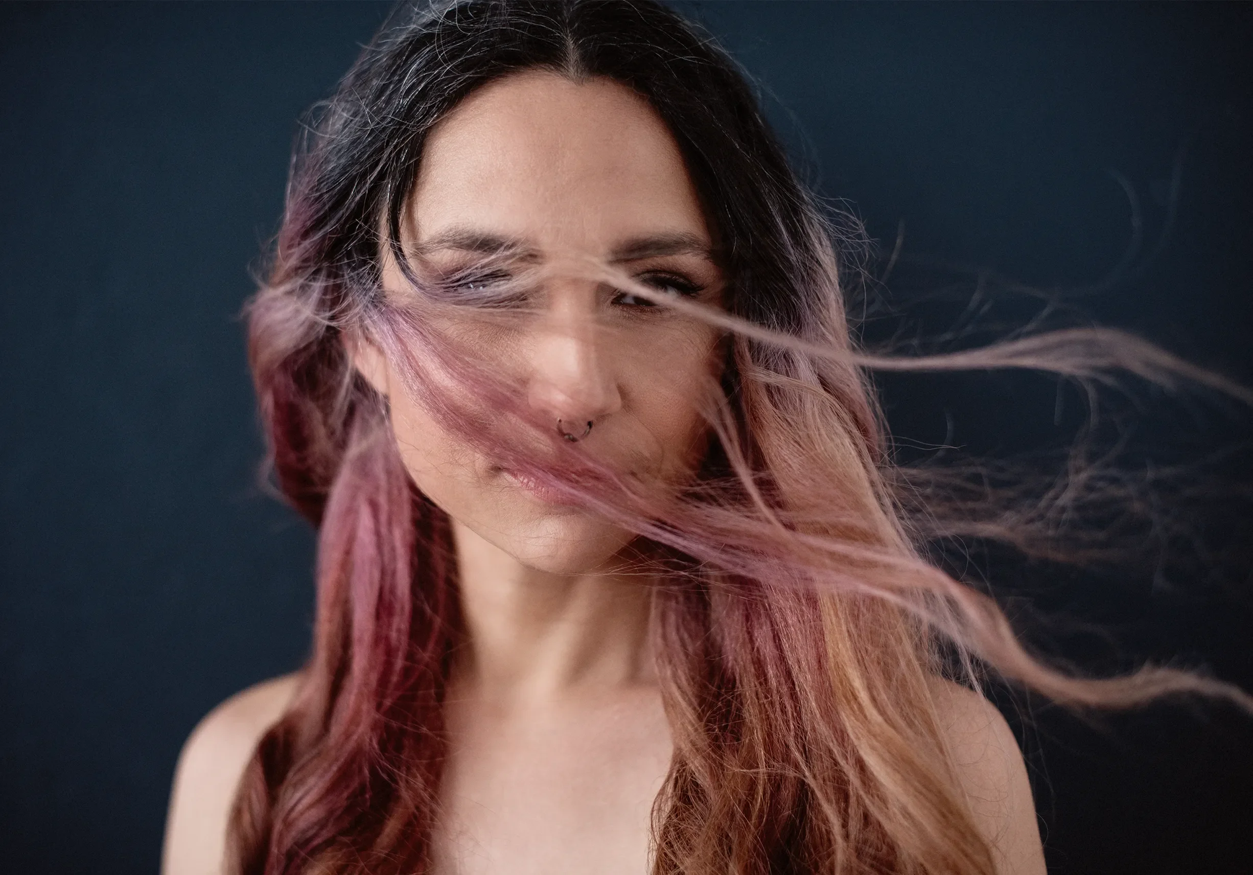 vividity-blowing-hair_01.webp
