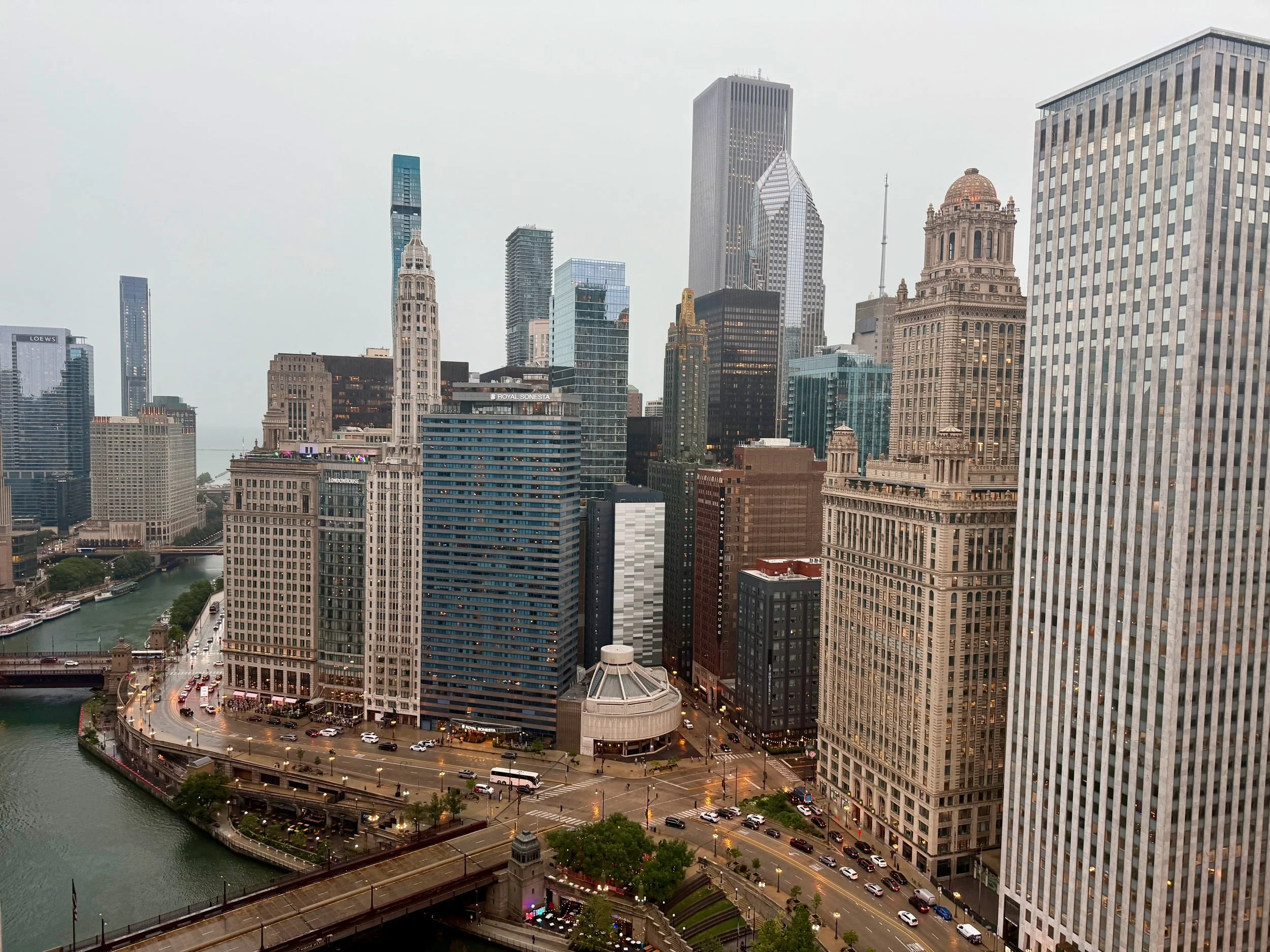 East River/Lake View