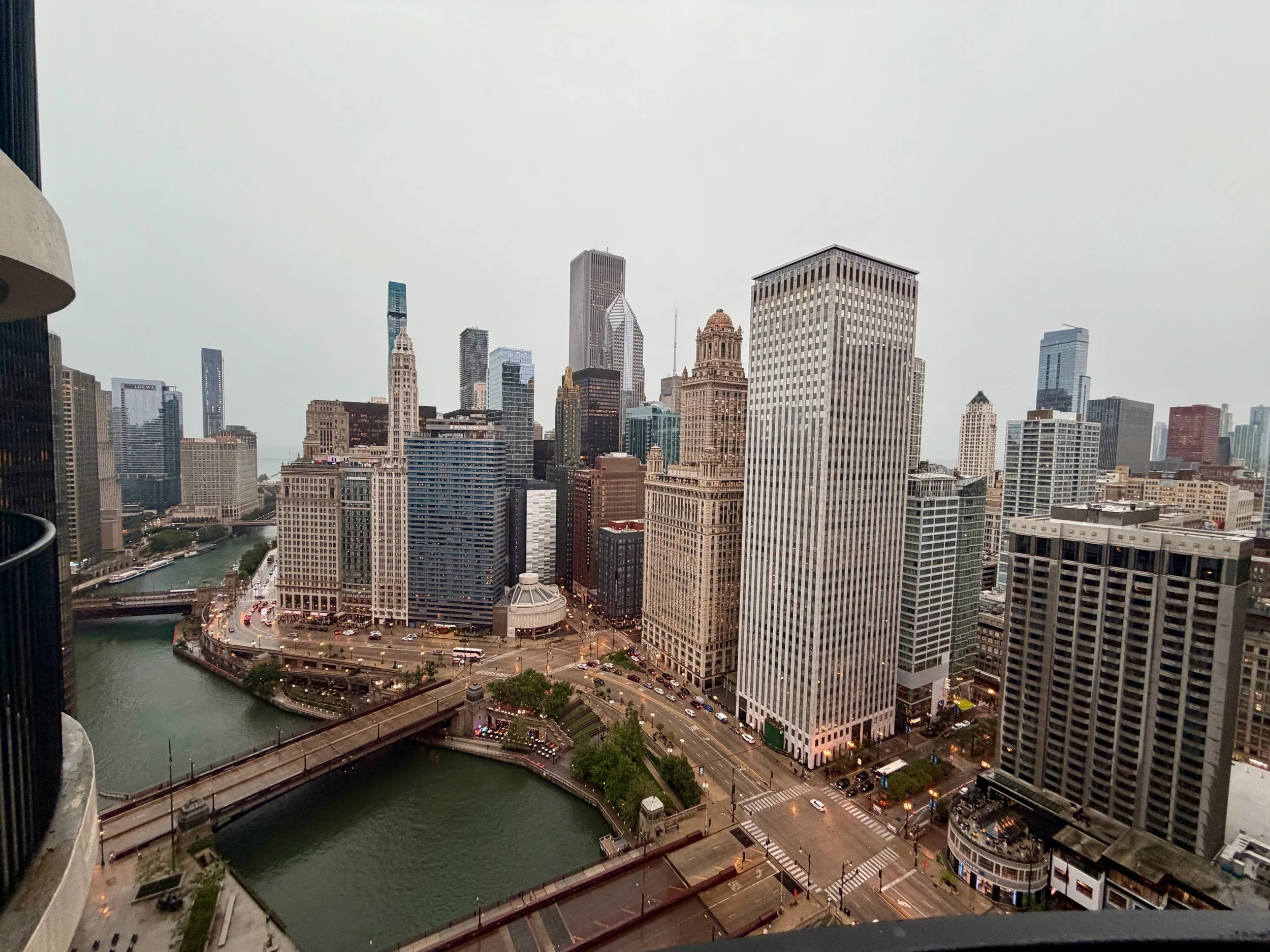 East River/Lake View