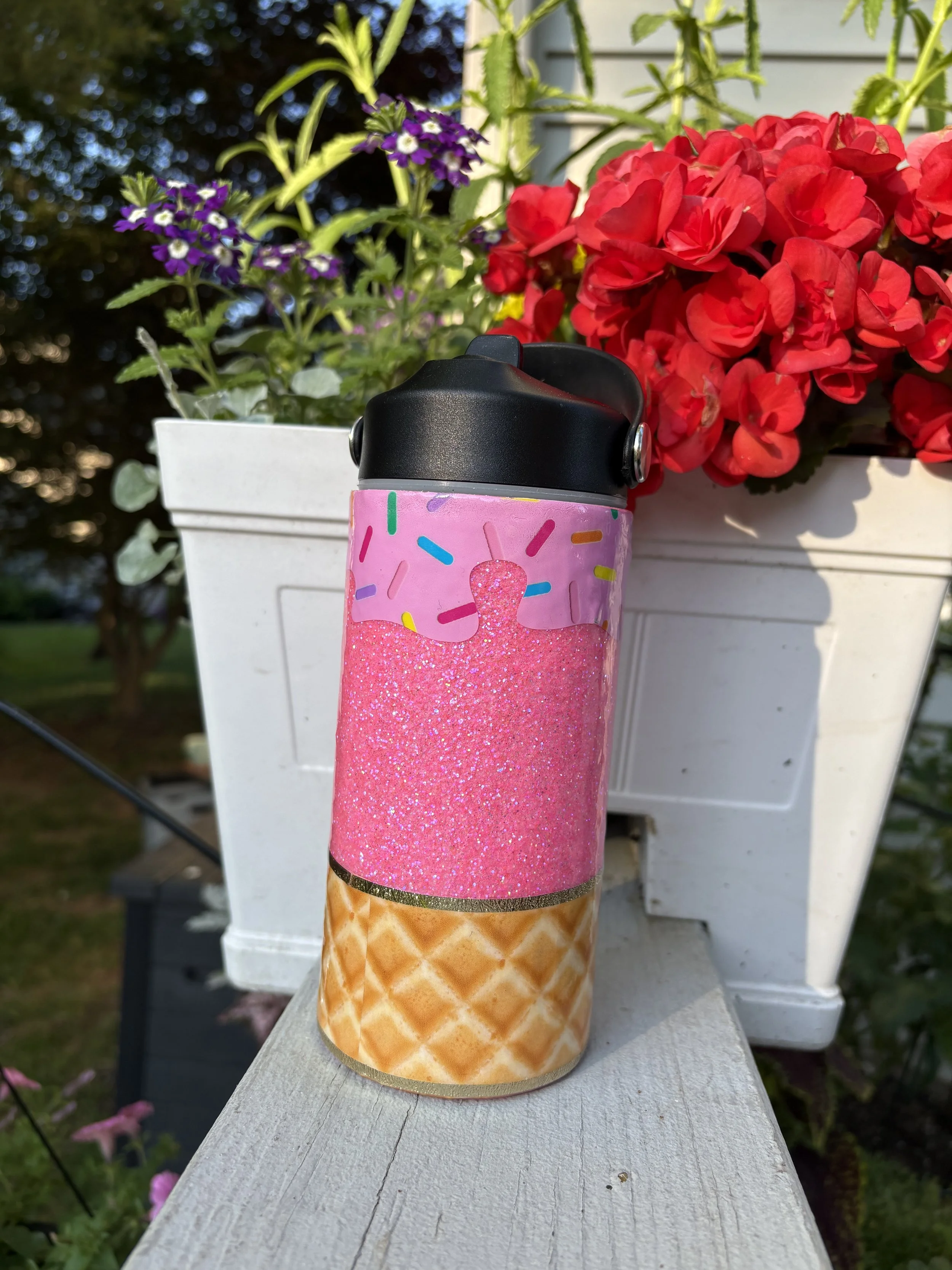 kids 16 oz ice cream cone