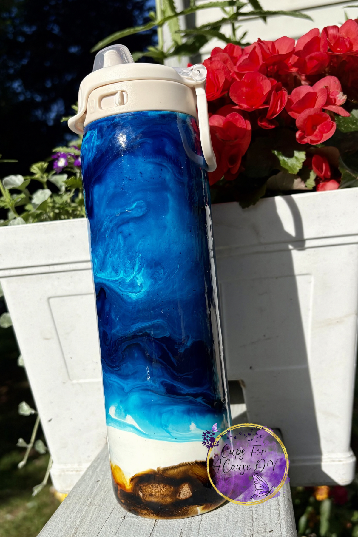 Beach swirl 22 oz water bottle