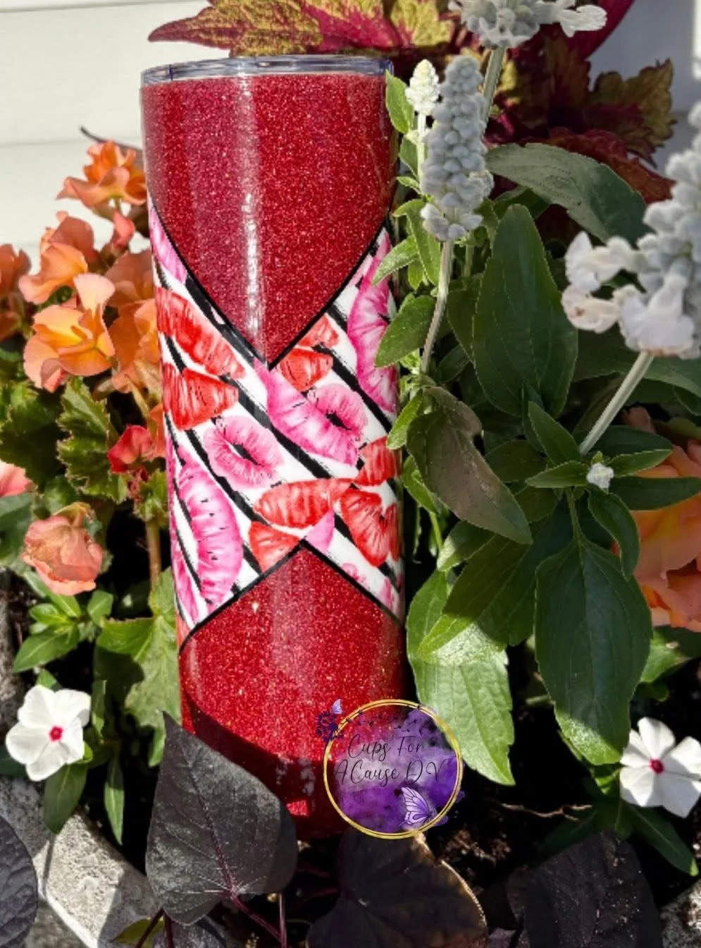 Lipstick Kisses on red glitter 30 oz