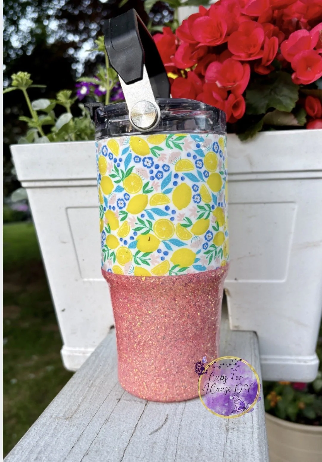 Lemons with pink glitter 20 oz water bottle