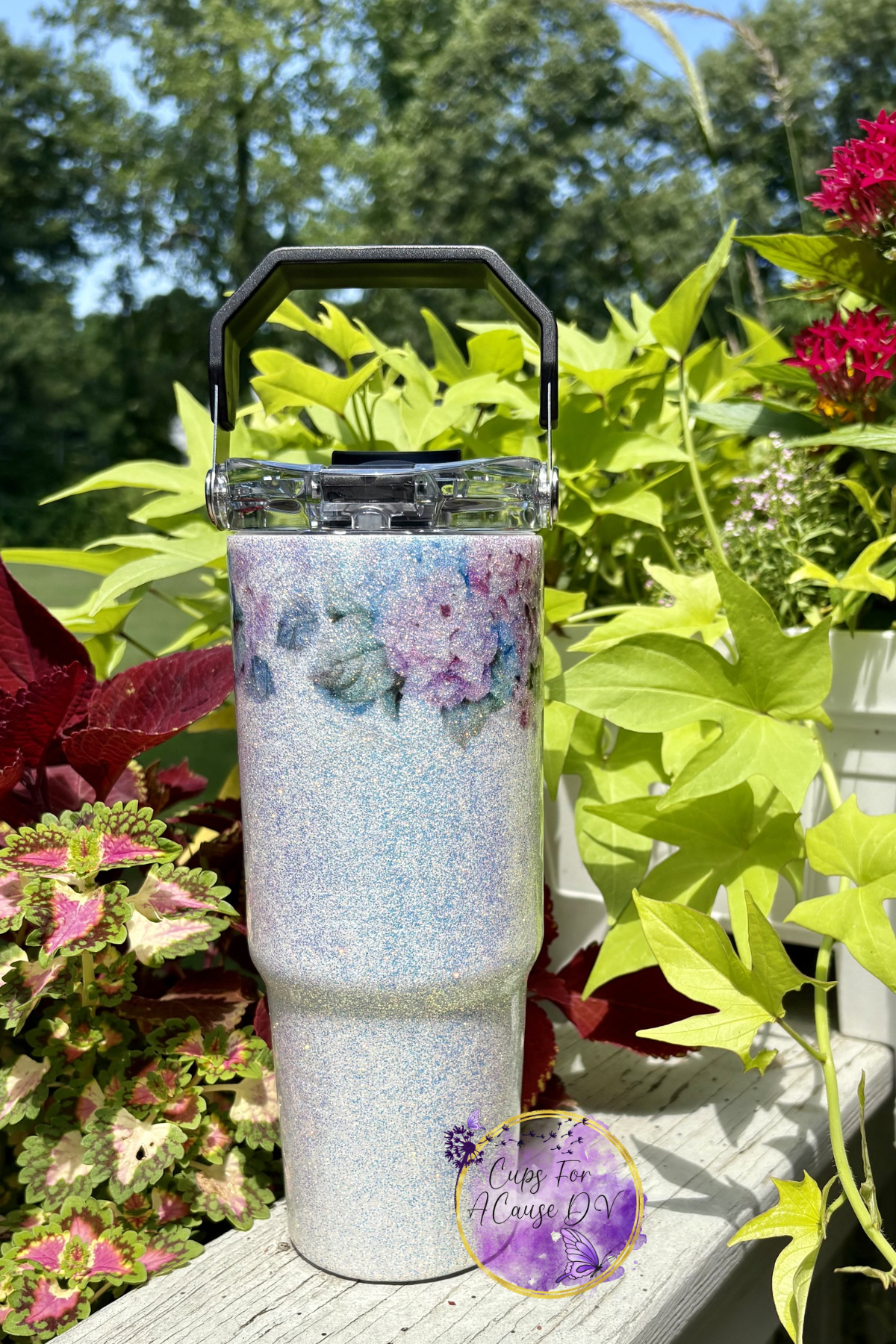 Light pink and blue hydrangeas water bottle