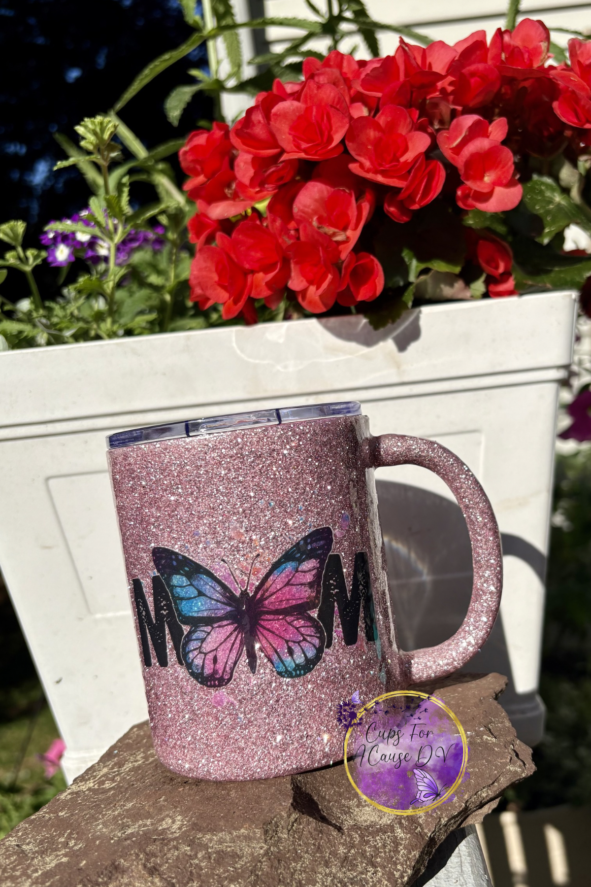 “Mom” butterfly on pink glitter