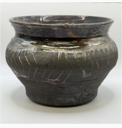 Wanda Taylor's grey crafter bowl - featured in the Fusion Fine Art gallery.