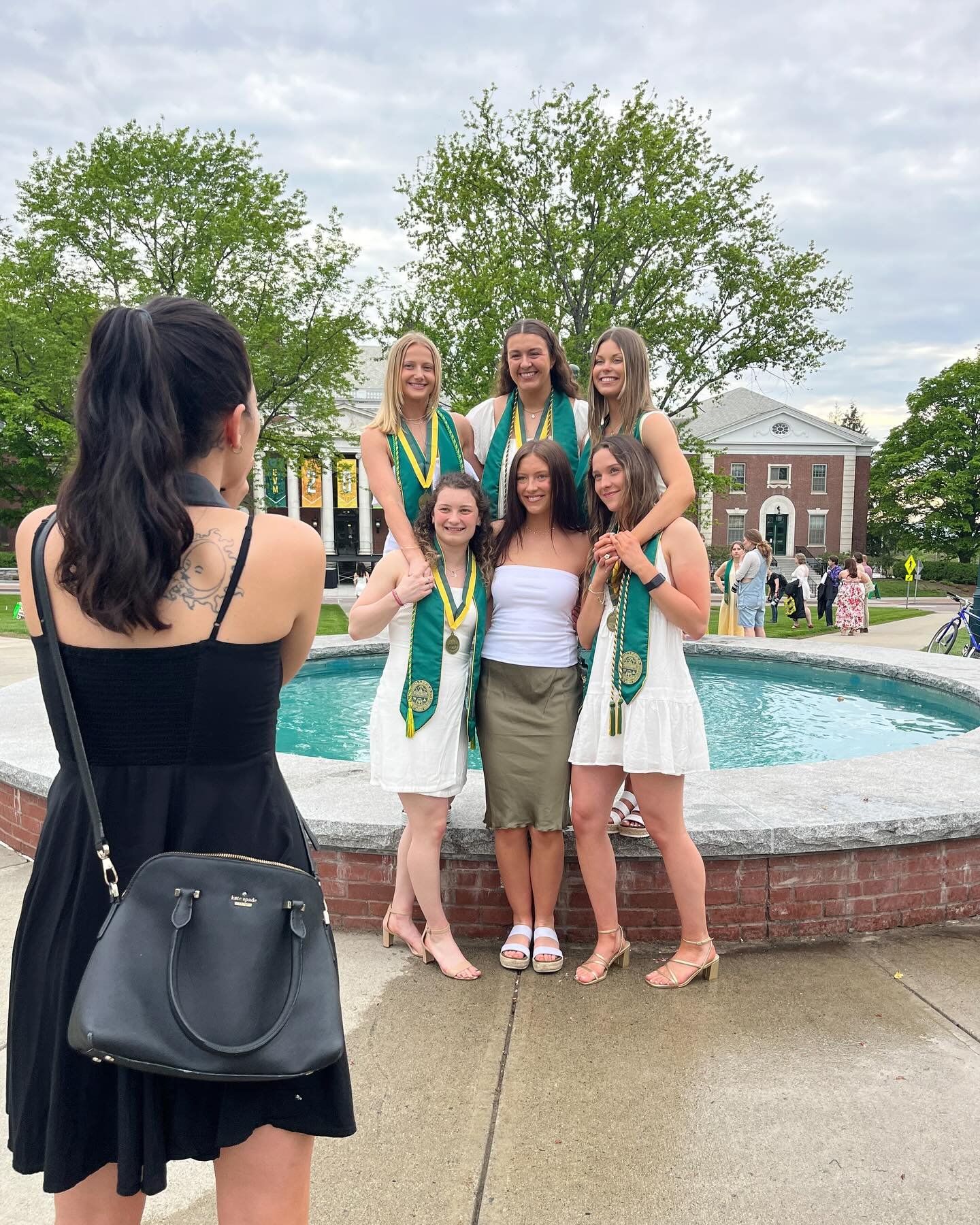 Grad sessions are booking up fast!! ✨🎓 If you&rsquo;re hoping to lock in a spot, hit the link in my bio to schedule! I always ask folks to pick two dates just in case the weather doesn&rsquo;t cooperate ☀️🌧️

Can&rsquo;t wait to shoot with you&mdas
