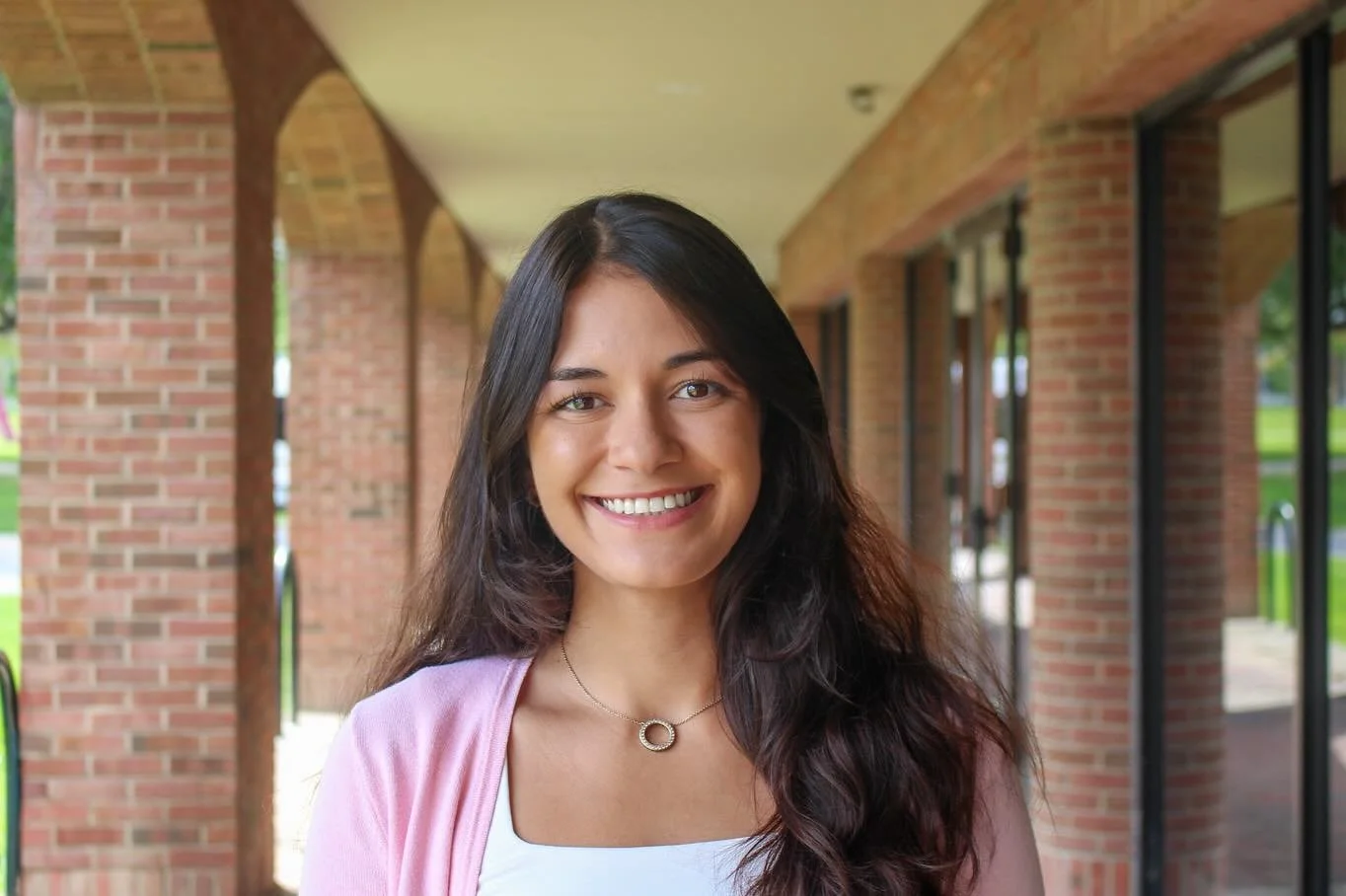 Hey there, I&rsquo;m Amanda! I&rsquo;m a Vermont-based photographer passionate about capturing real, joyful moments. I earned my degree in Public Communication from the @universityofvermont (go Cats!) and now work at the Grossman School of Business&m
