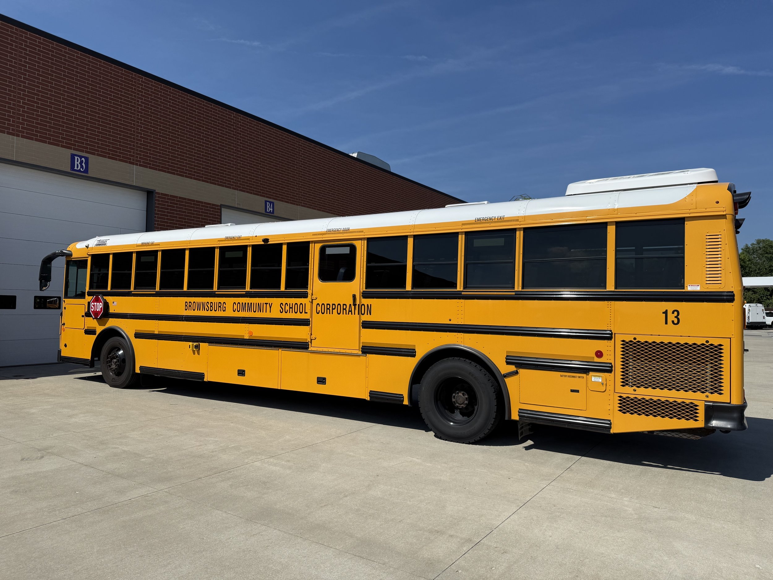 fleet truck painting RV marine vehicle coating casting priming topcoating metal fabrication sandblasting services