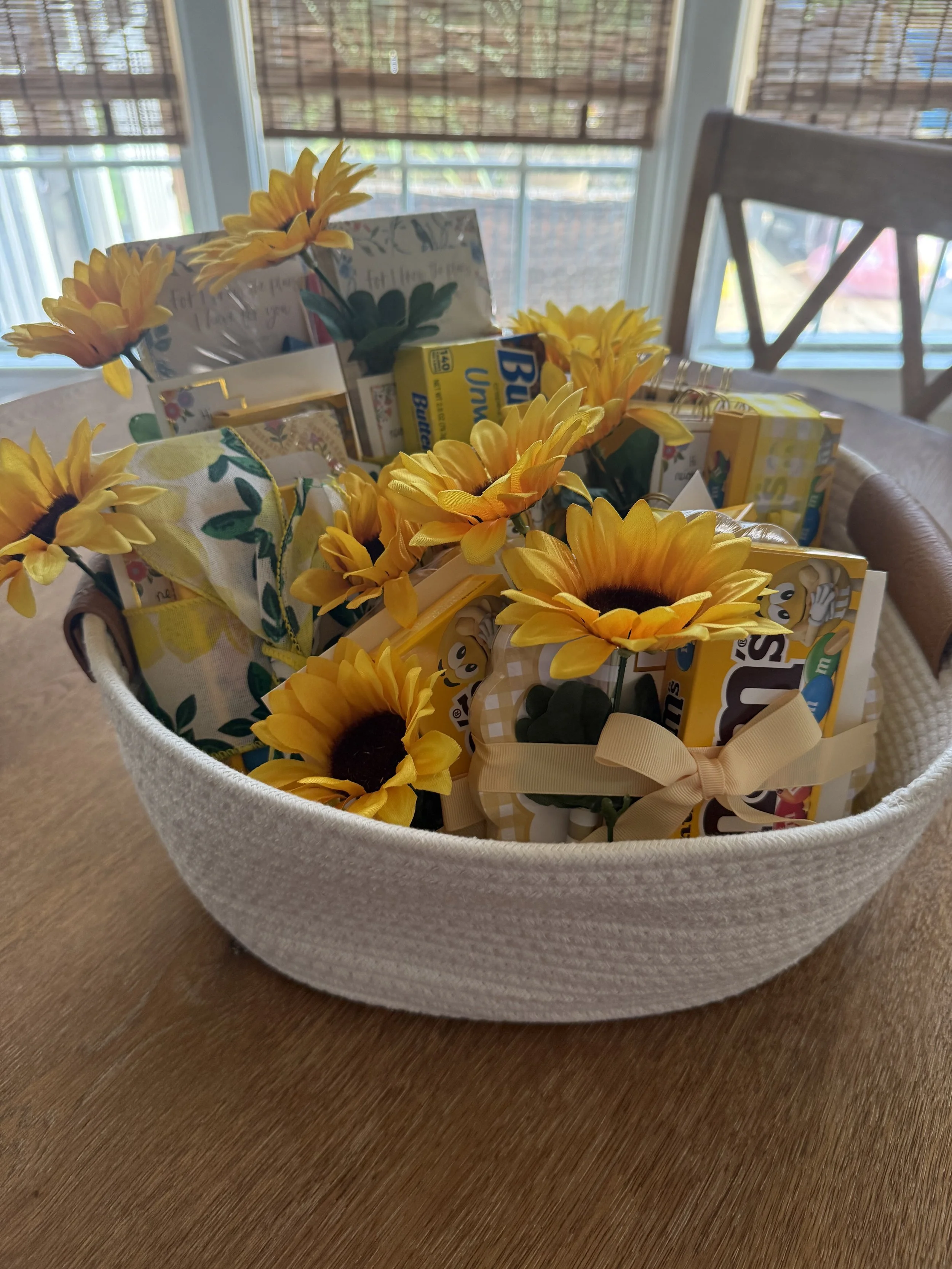 Sunshine baskets to brighten some neighbors' day 🌻 