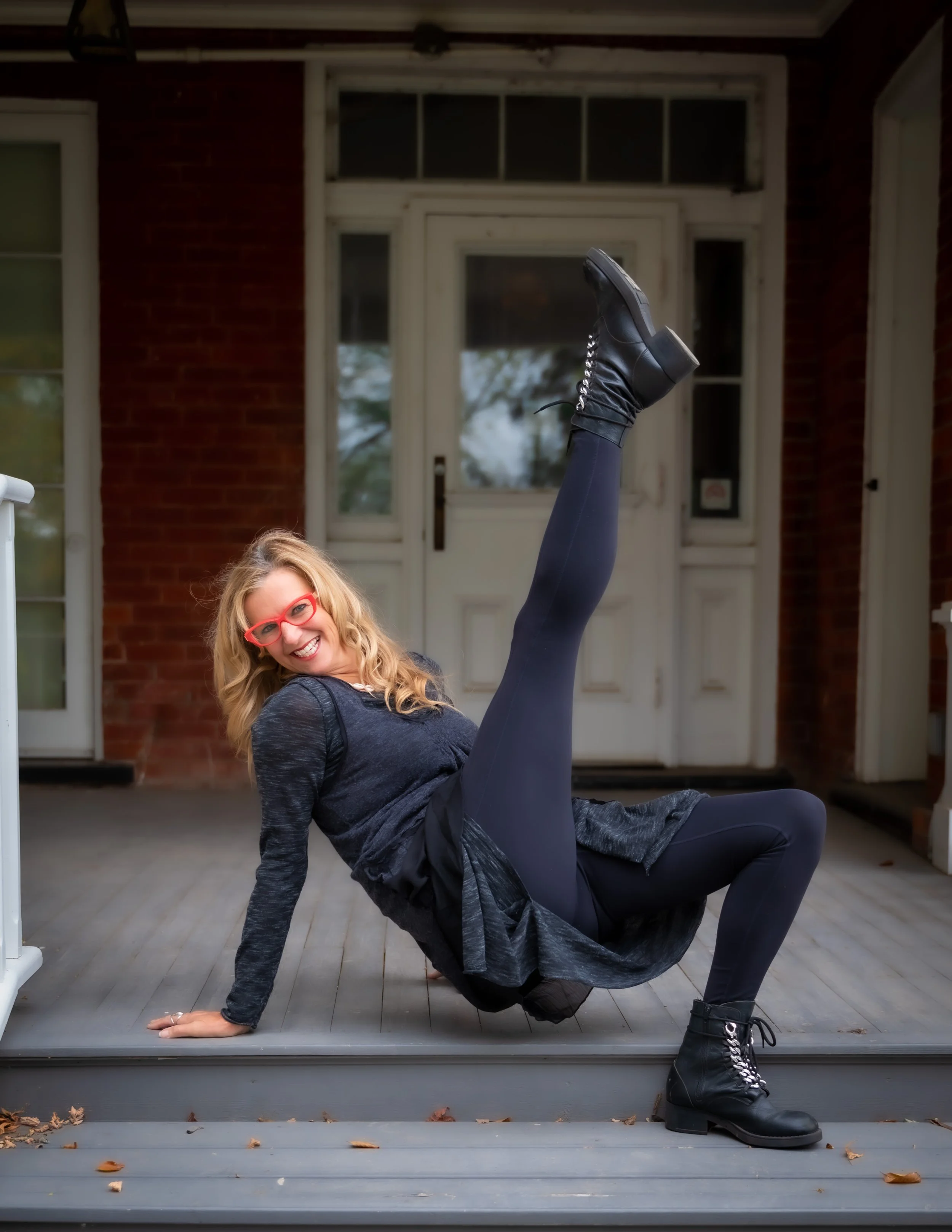 Jacquie Hermans is not only a Holistic Coach, Inspirational Comedian, and energy healer, but is now running for Ward 3 Councillor in the Township of Uxbridge.