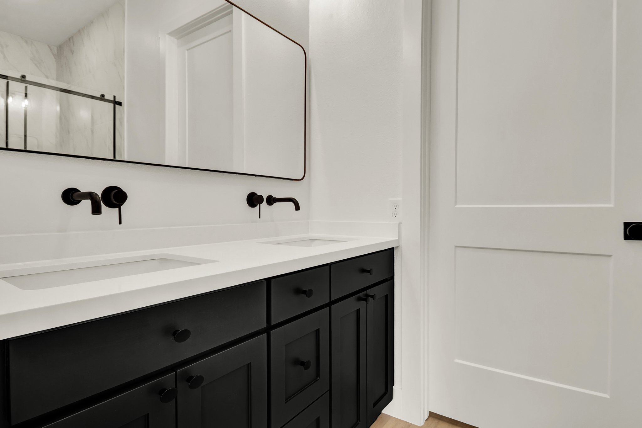 613 S Cherry St MLS-23.jpg