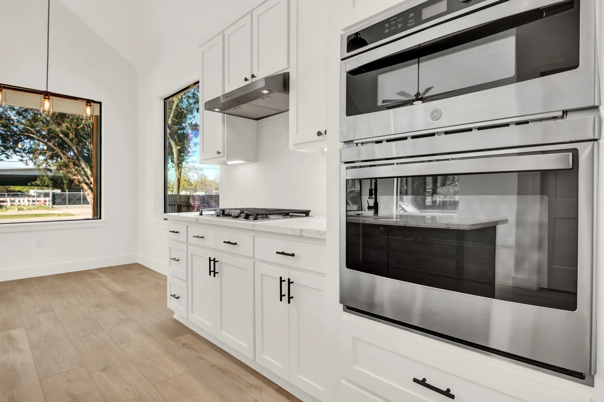 613 S Cherry St MLS-13.jpg