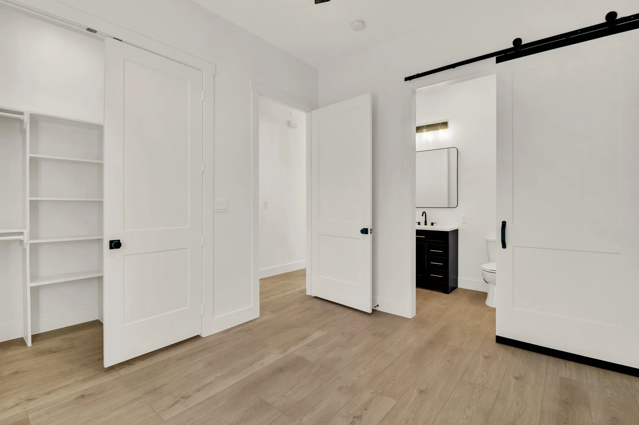 613 S Cherry St MLS-18.jpg