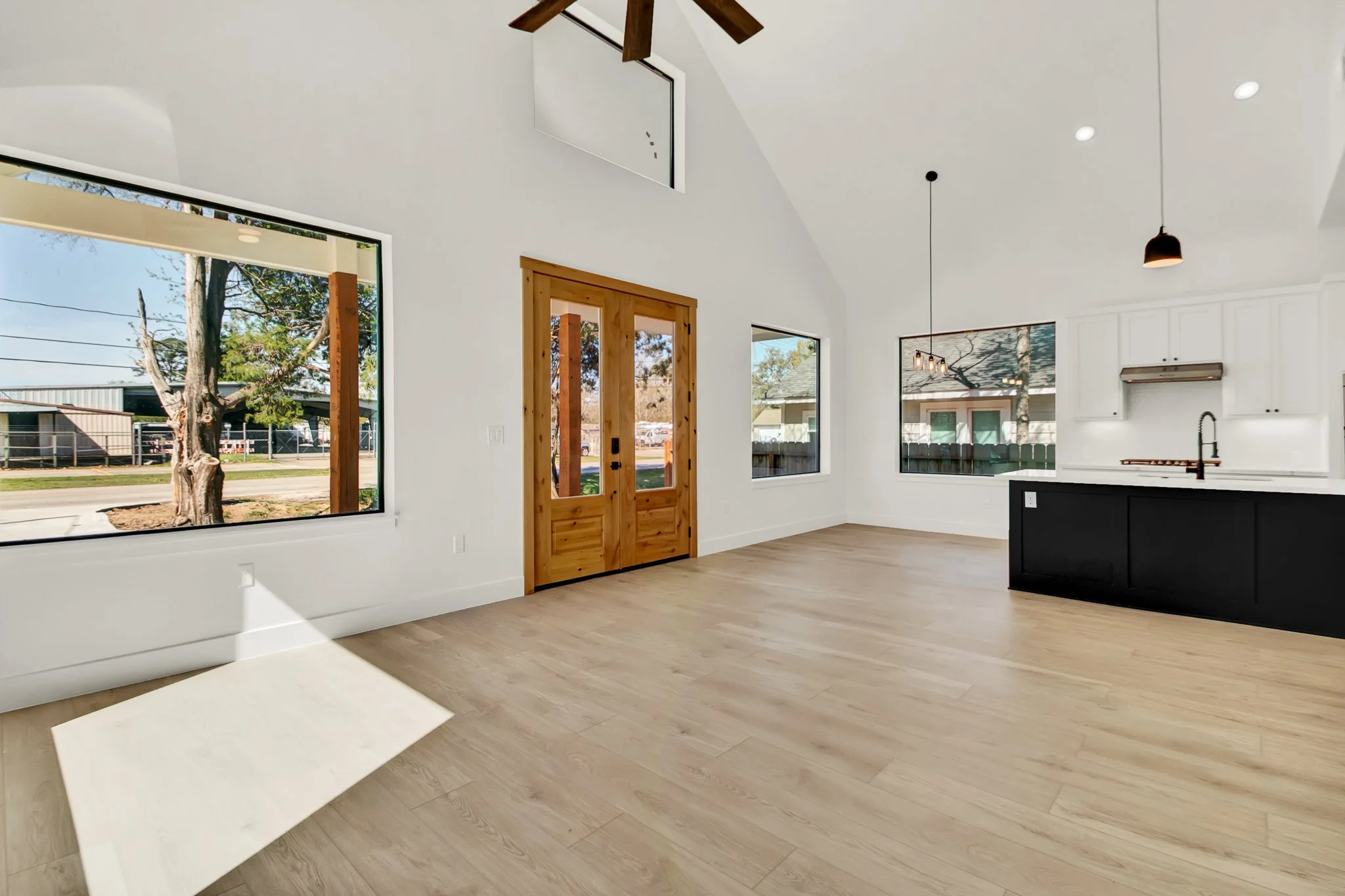 613 S Cherry St MLS-6.jpg