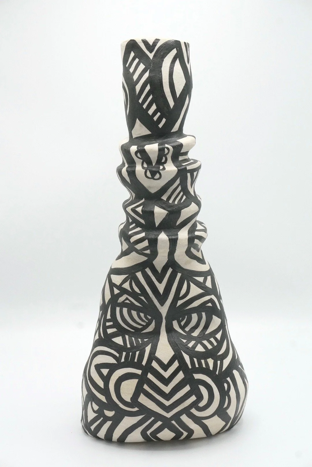 Kassena 2018  
11 x 9 in, Stoneware, Slip (In Private Collection)
