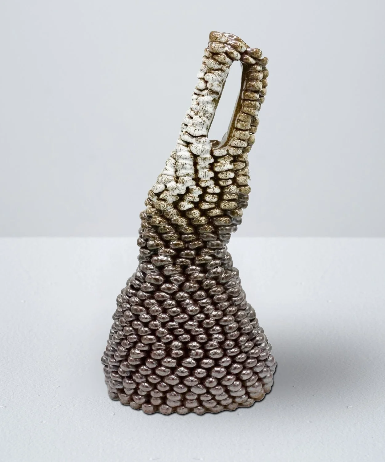 Womb 2018  
21 x 10 in, 
Stoneware, Glaze
