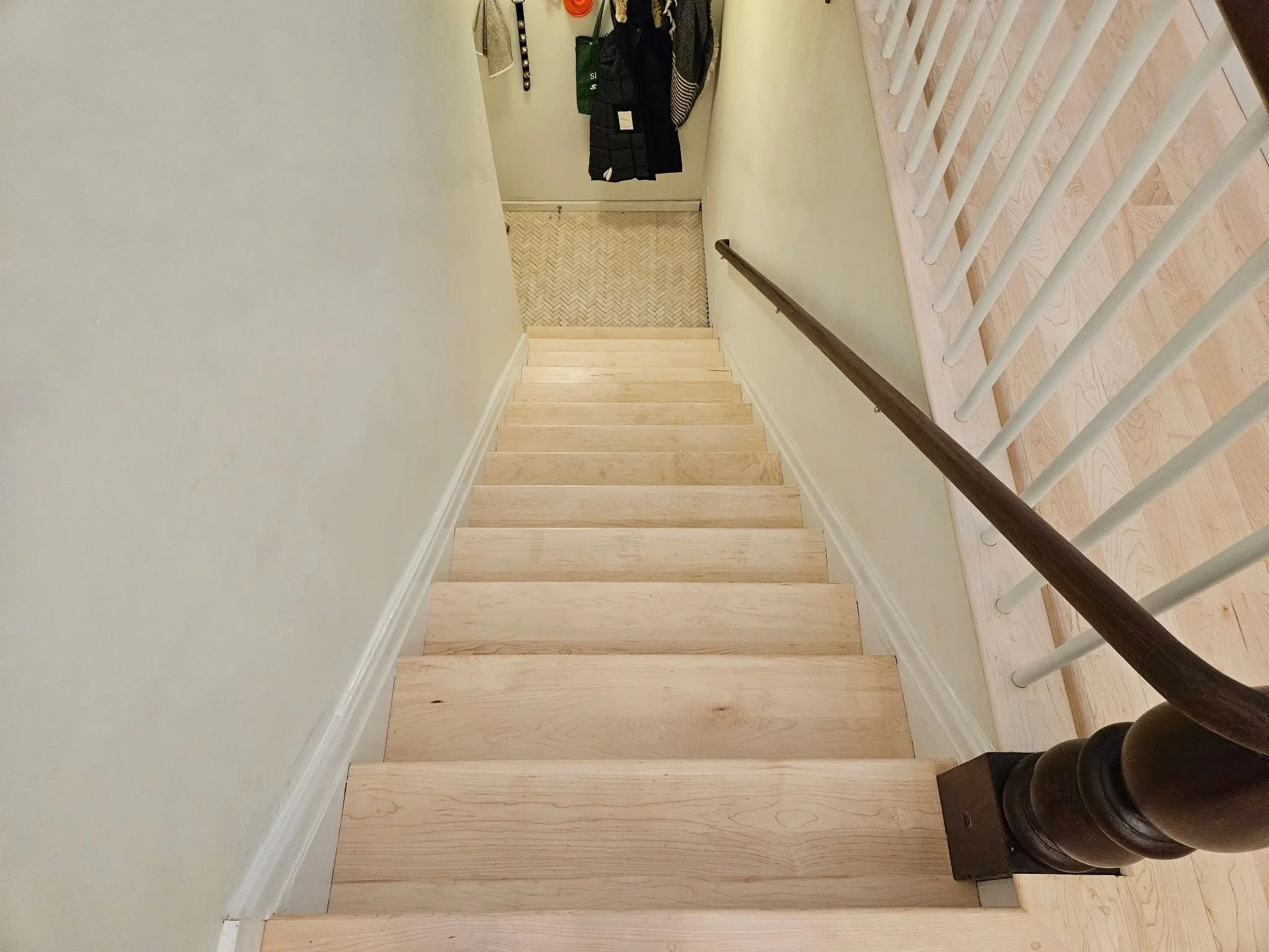 The lower staircase is complete! 