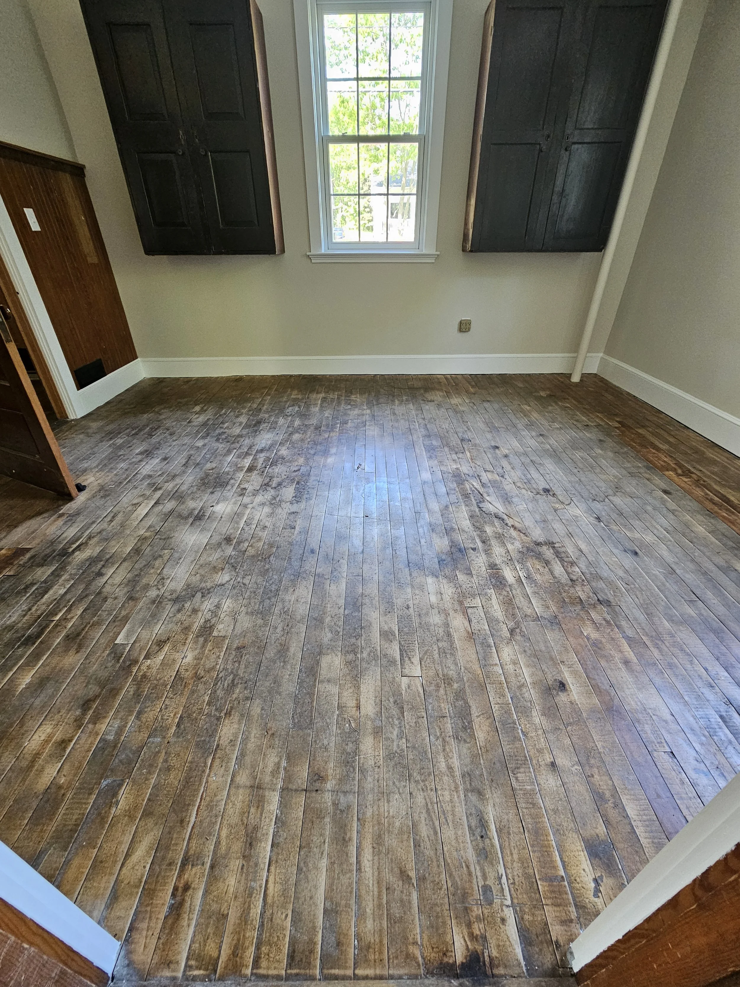 Select room, before refinishing