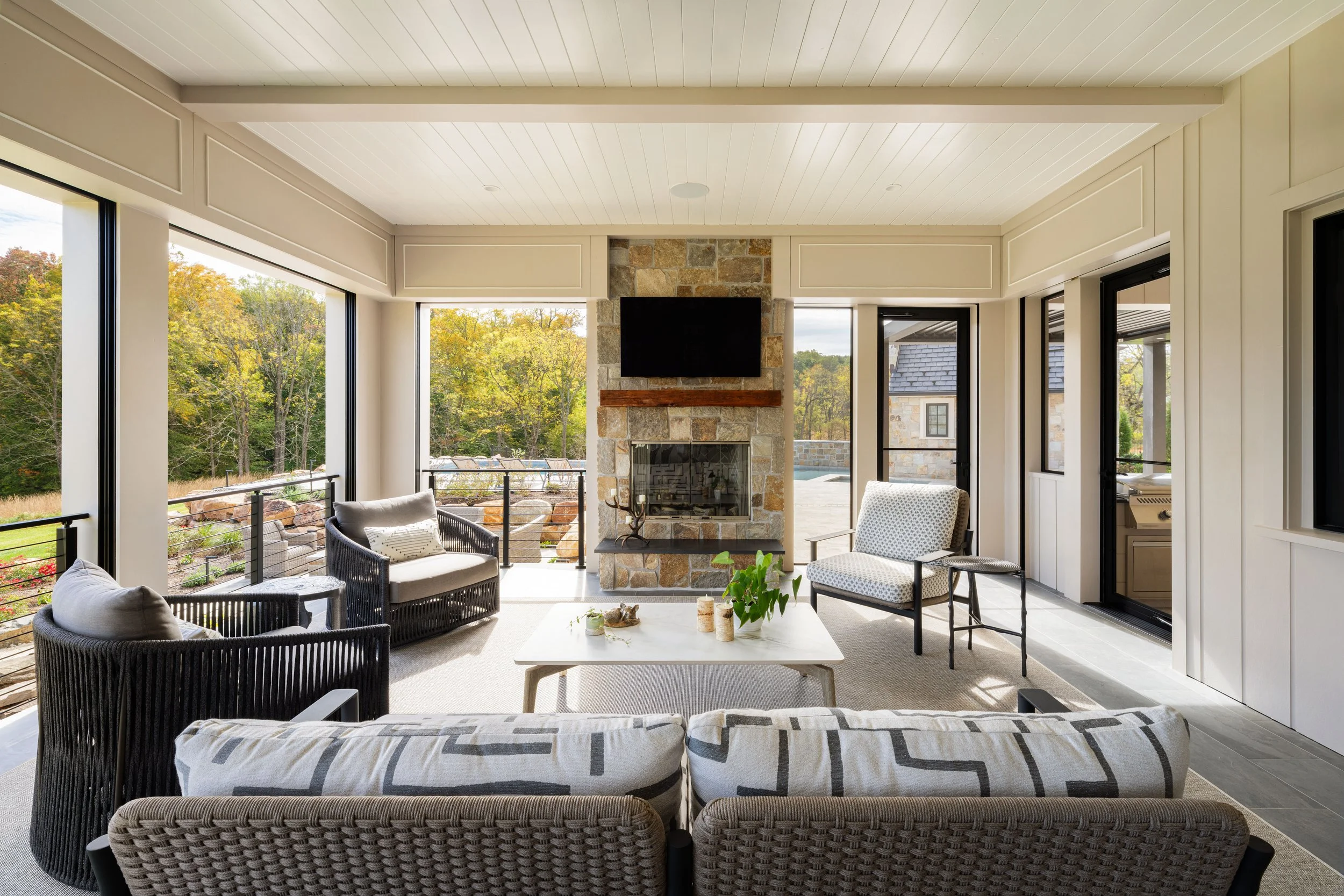 porch 1.jpg