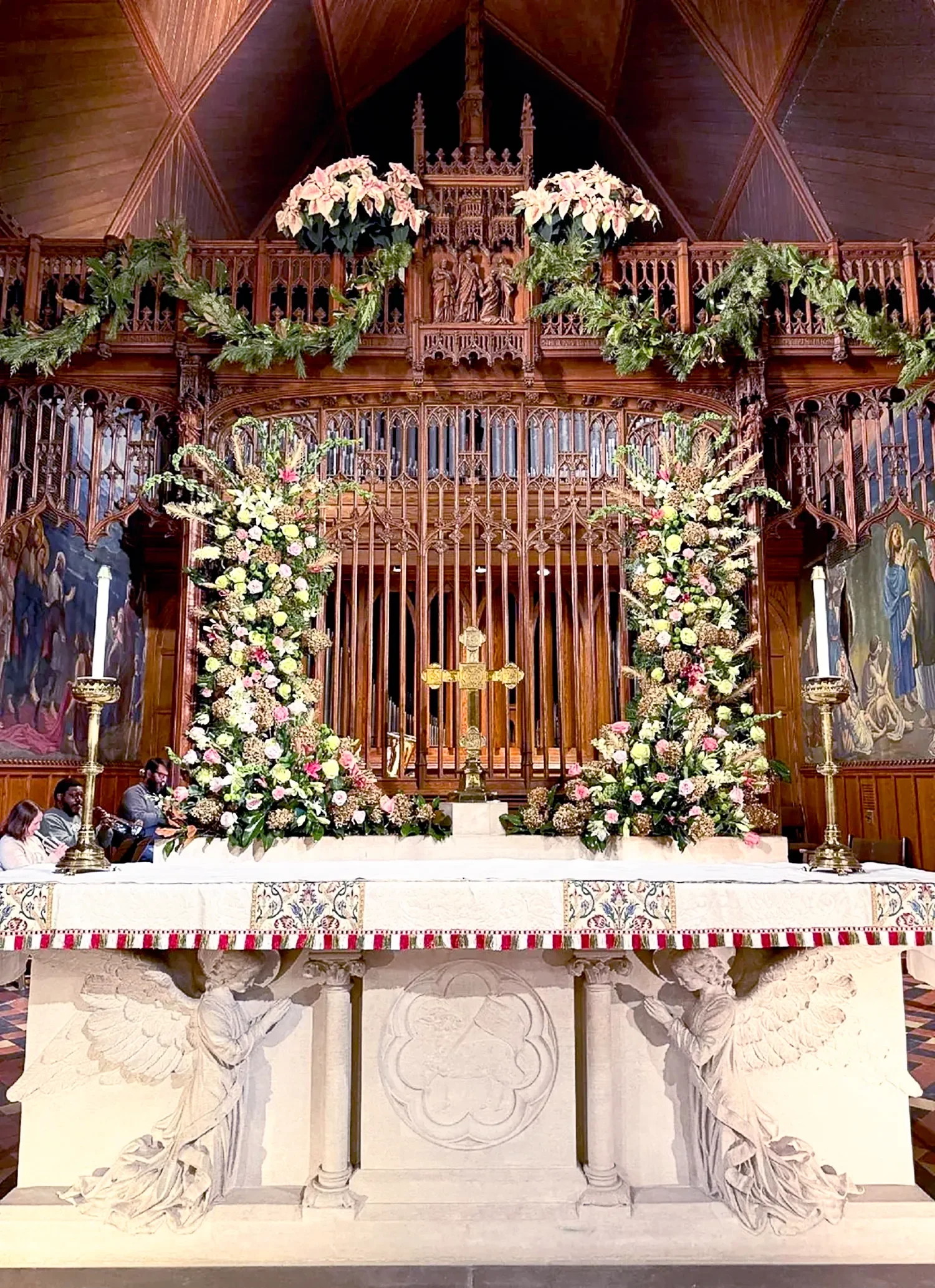 Floral installation in the main church at St. Thomas’ Church Whitemarsh.