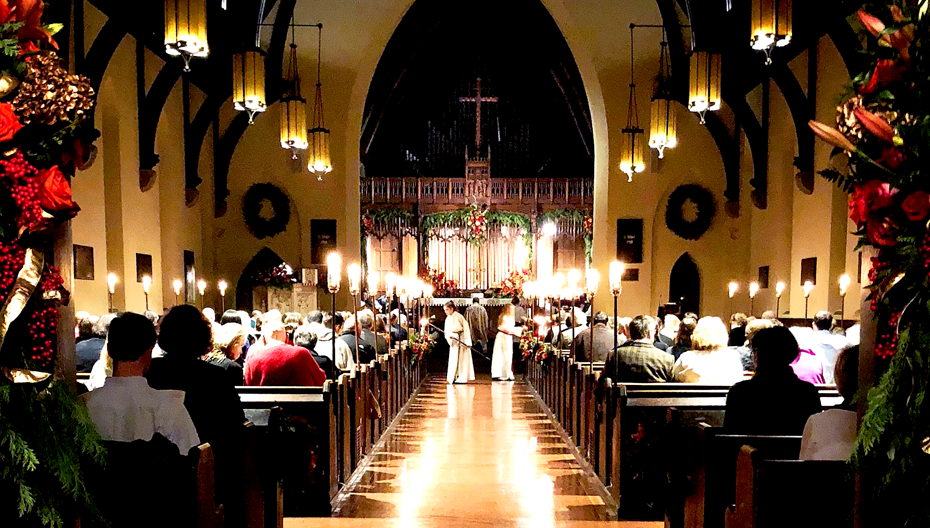 Christmas worship service in the main church at St. Thomas’ Church Whitemarsh.