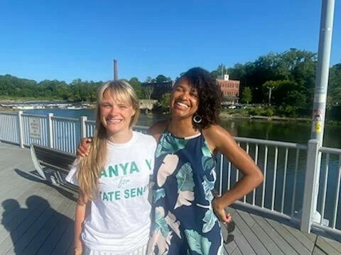 Photo of Tanya and Zoraya standing side by side 