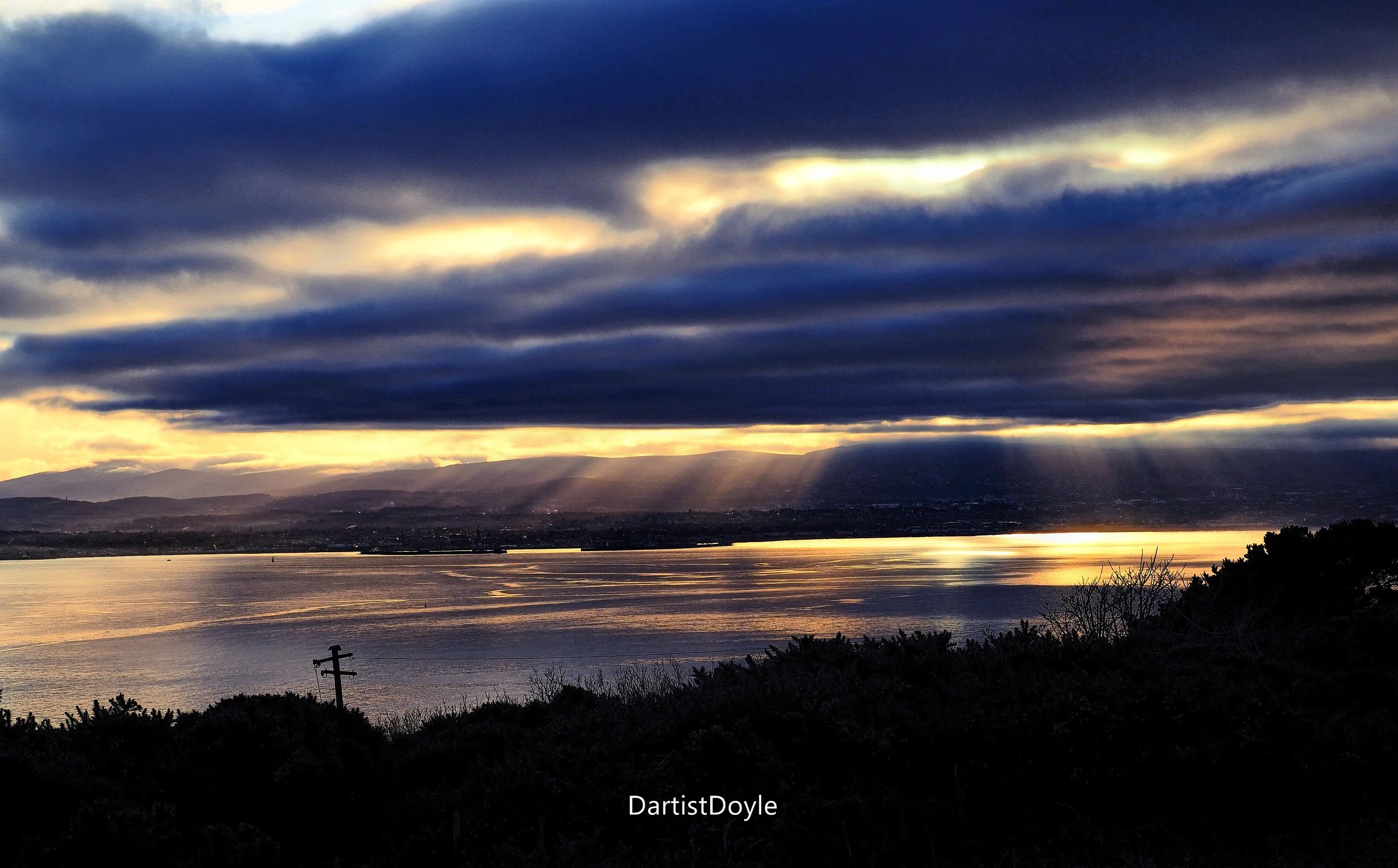 Shelf cloud over Dublin Bay