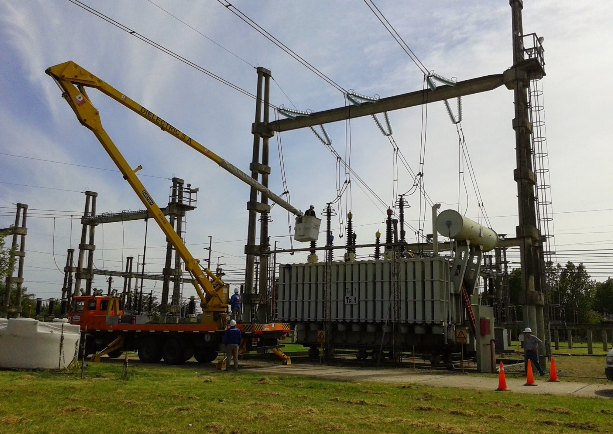 Trabajo de mantenimiento electrico.