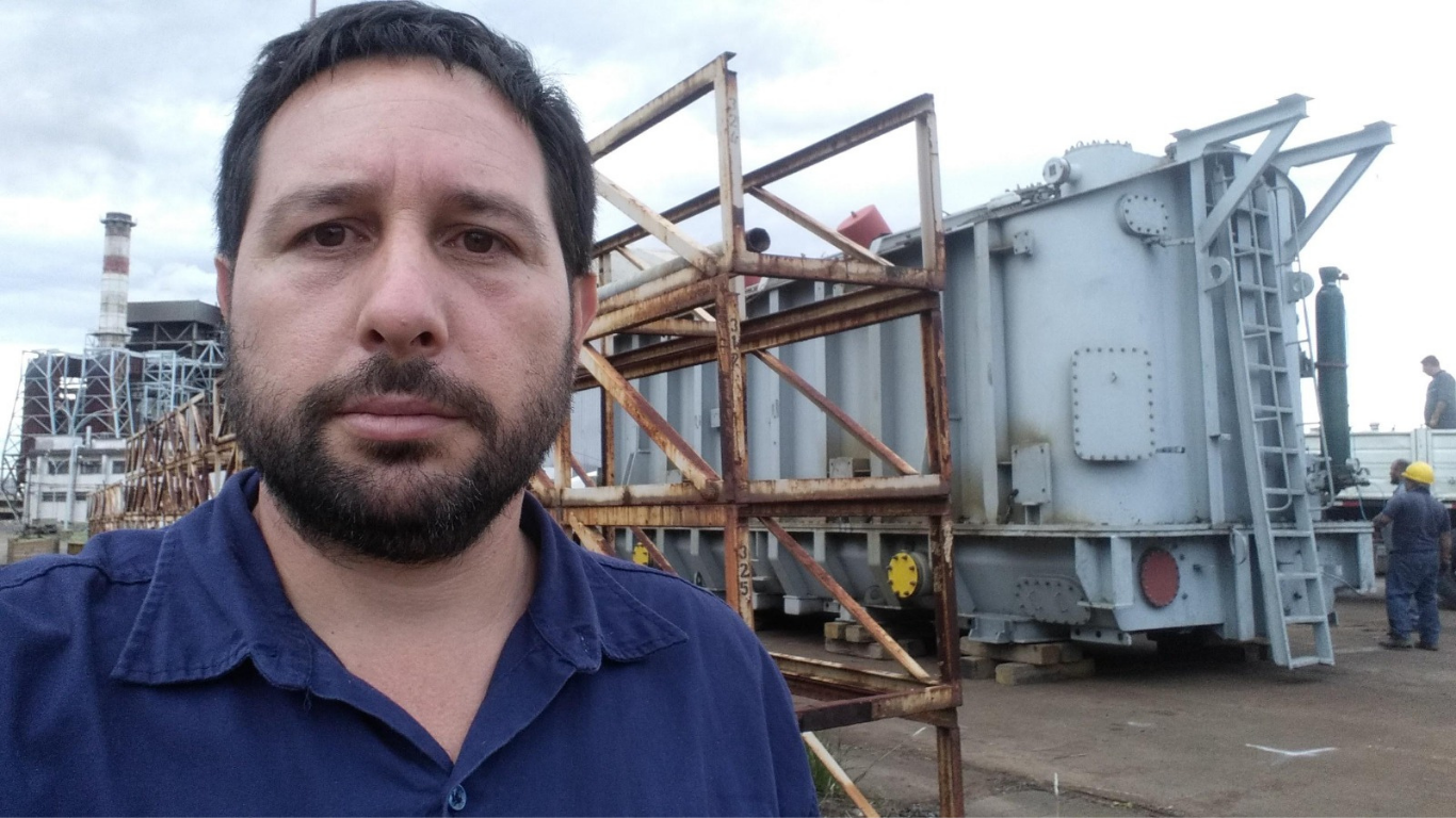 José Luis Fontana en planta de generación.