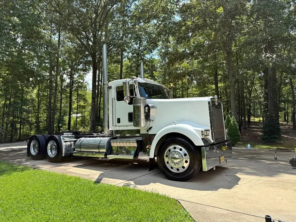 2006 Kenworth W900 Tractor 