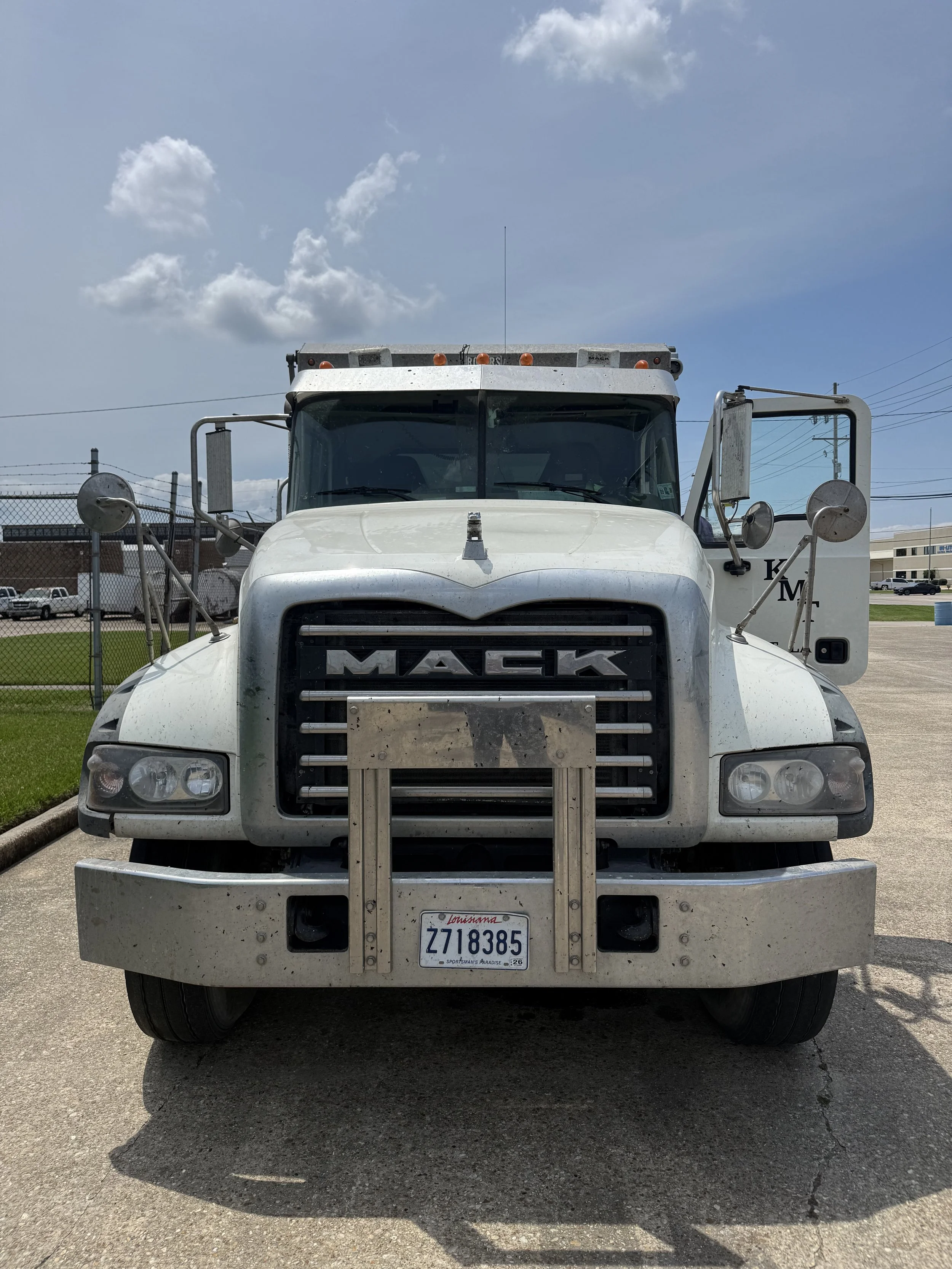 2019 Mack Quad-Axle Dump Truck