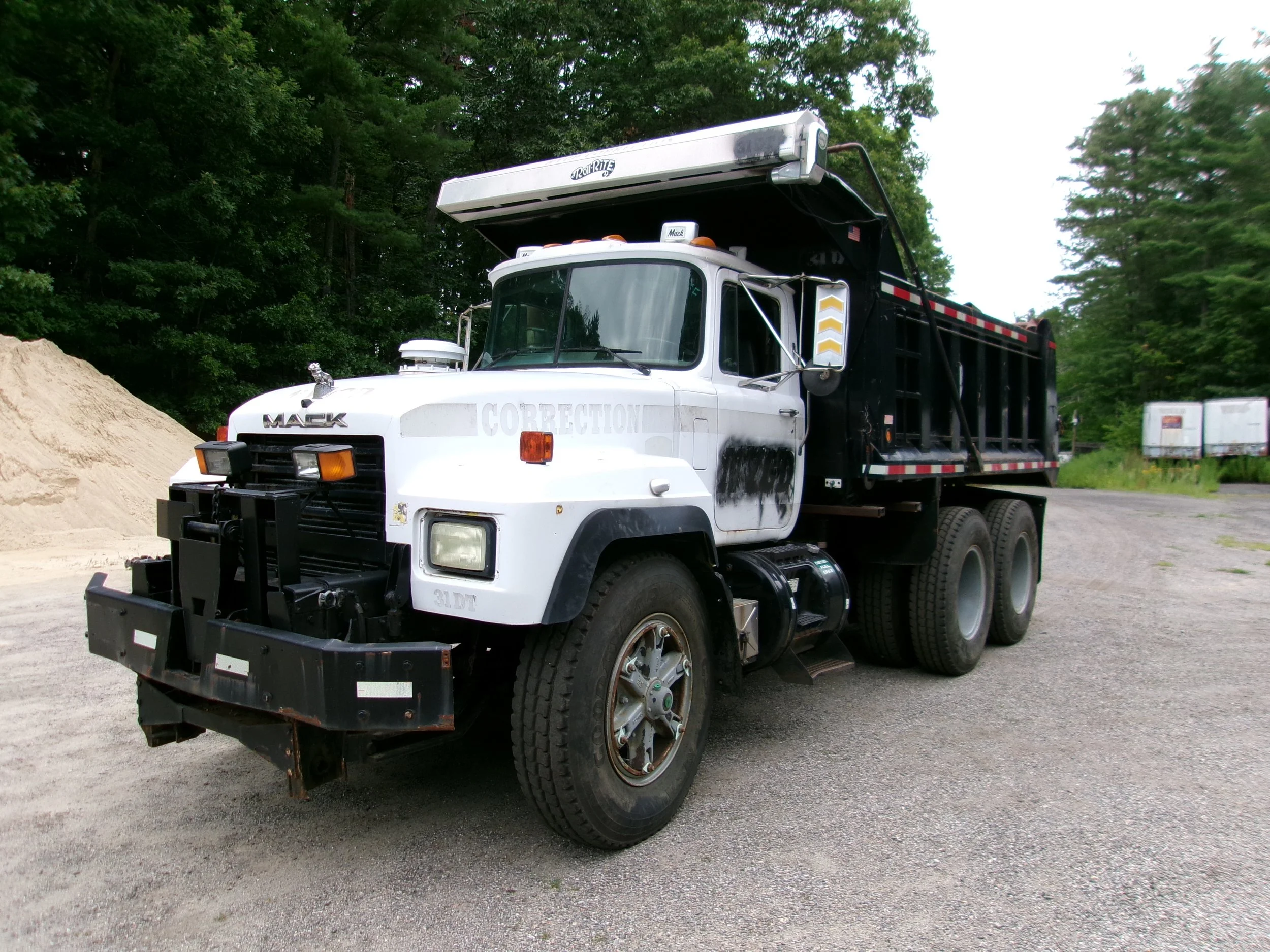 2000 Mack RD688SX Tandem Axle Dump Truck