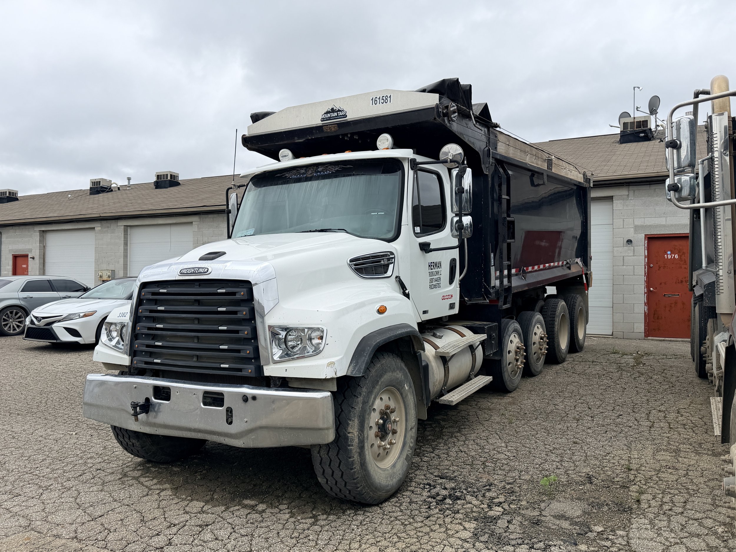 2013 Freightliner 114SD – Heavy-Duty Commercial Truck