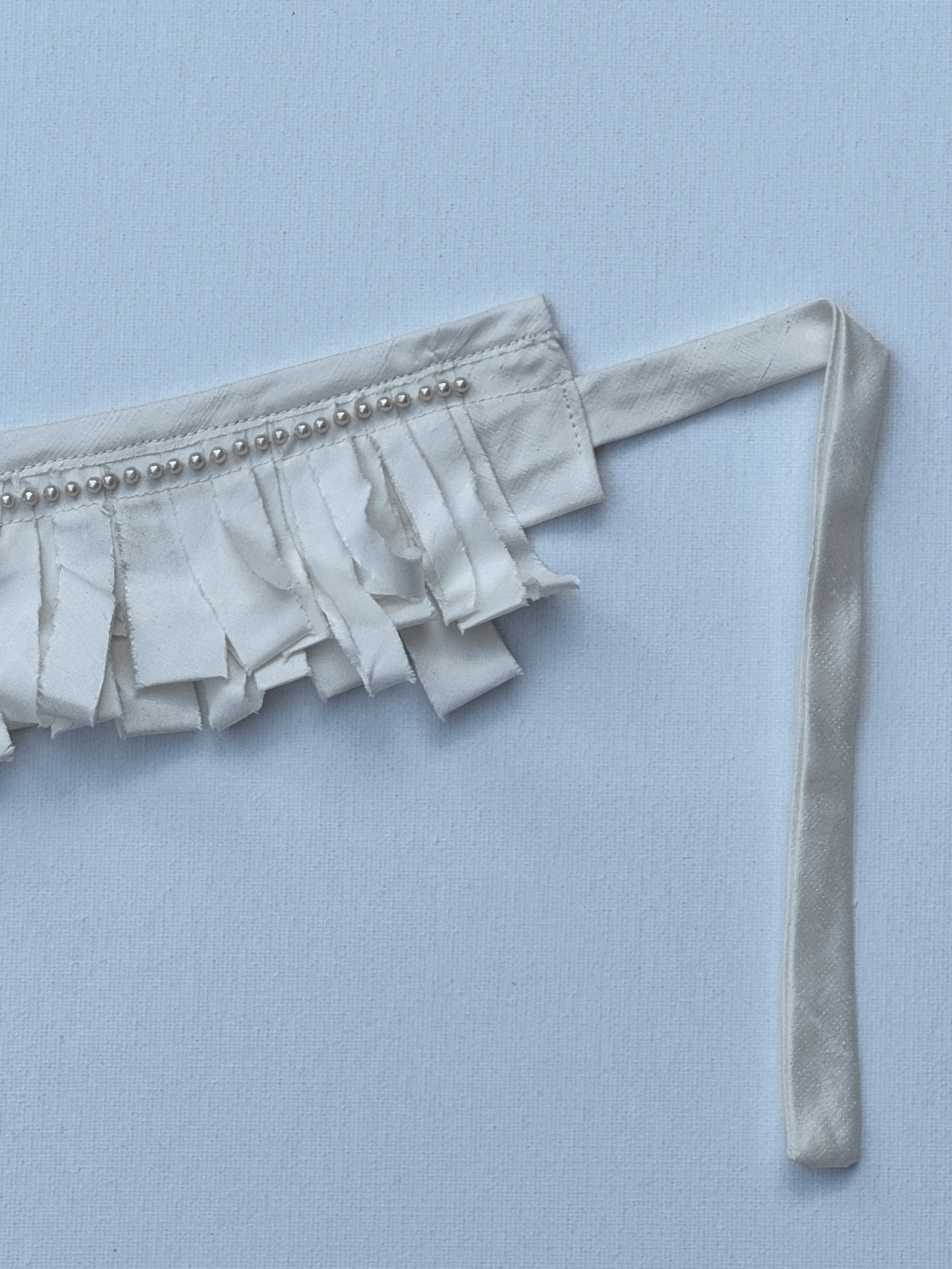 Pearl ruffle chocker