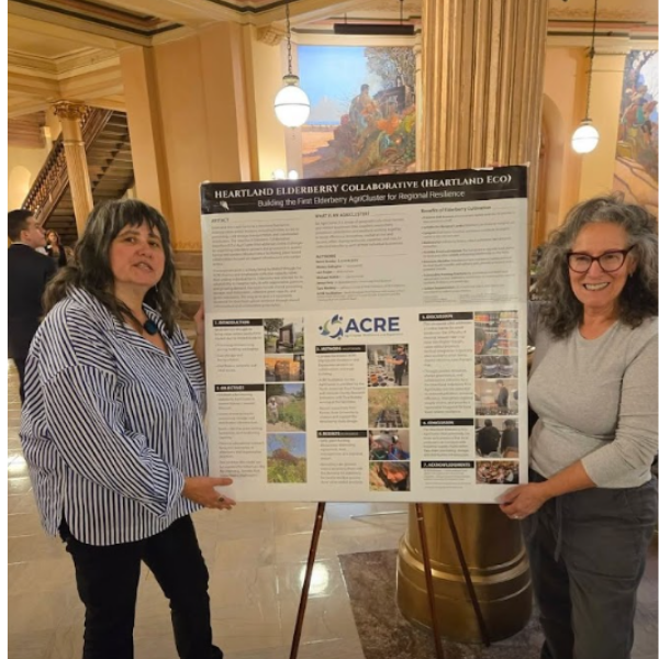 Heartland Elderberry Collaborative members showcasing regional agriCluster development efforts.