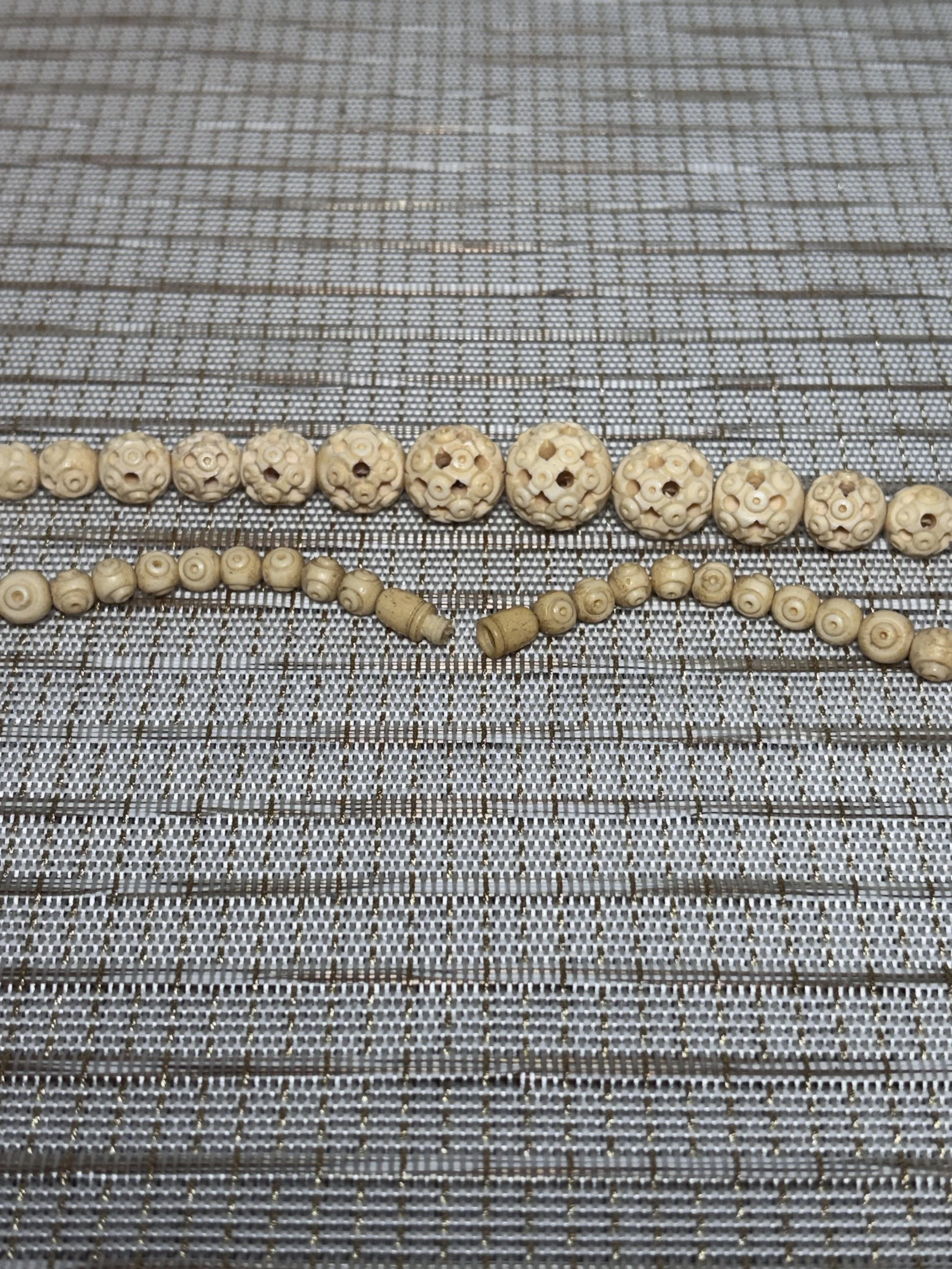 70sceluloidnecklace5.jpg
