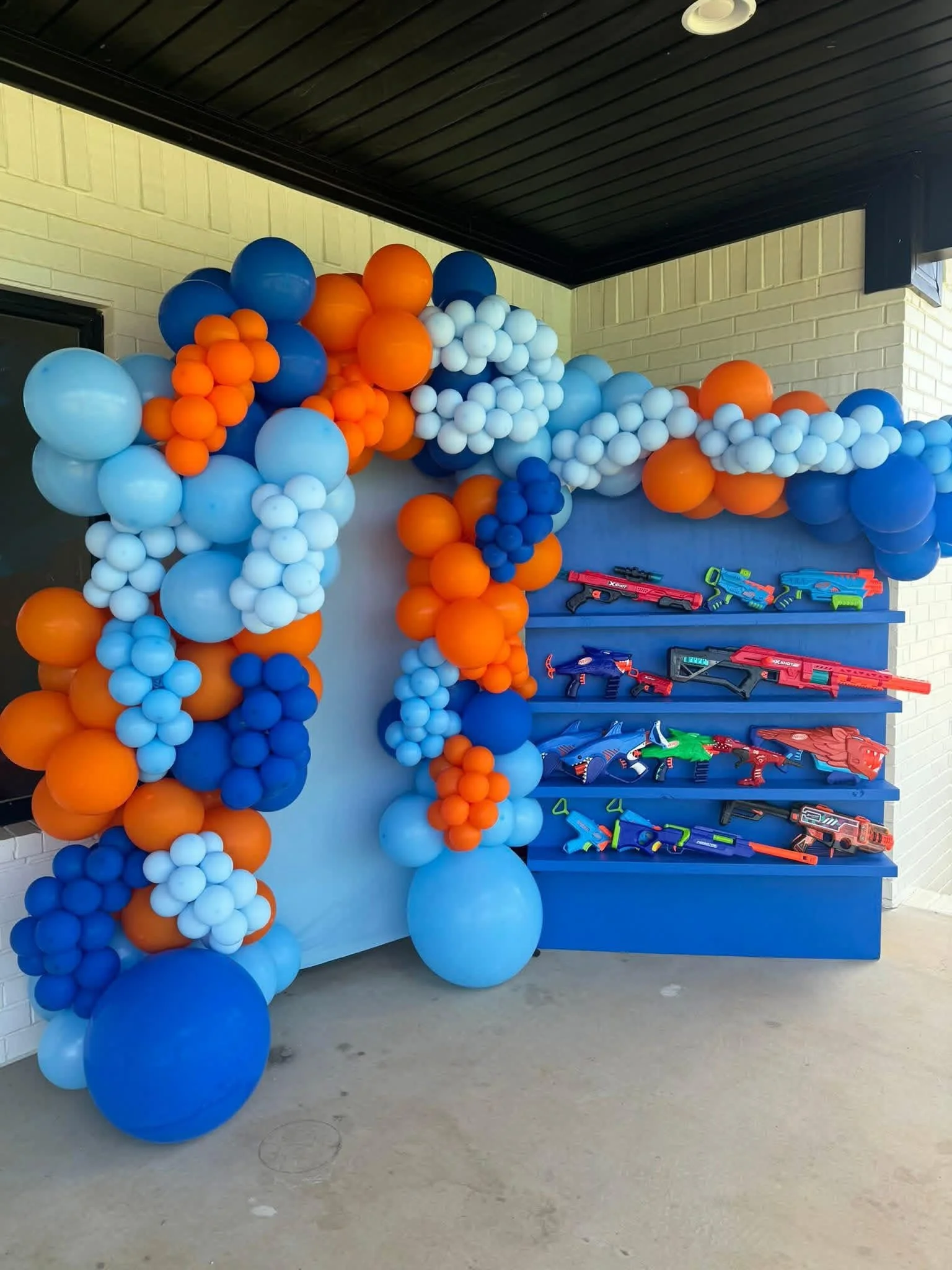 Double Arch Backdrop and Garland