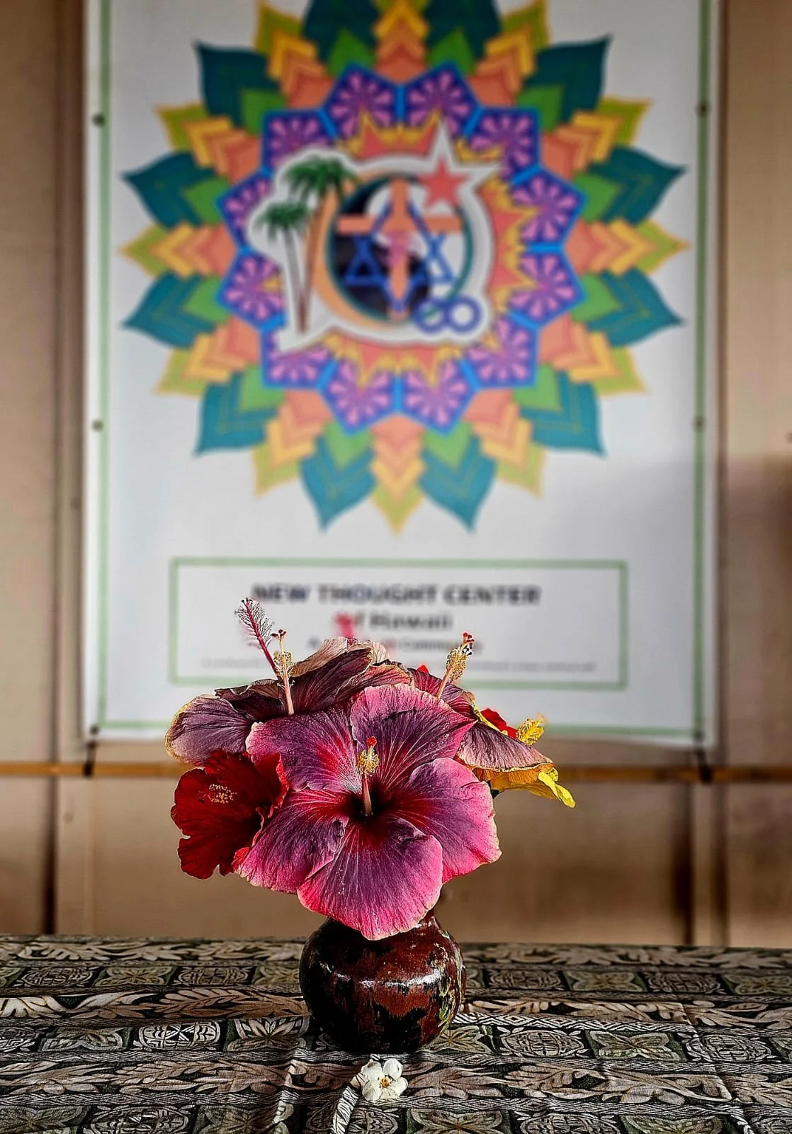Pink hibiscus flower arrangement at New Thought Center of Hawaiʻi in Kealakekua
