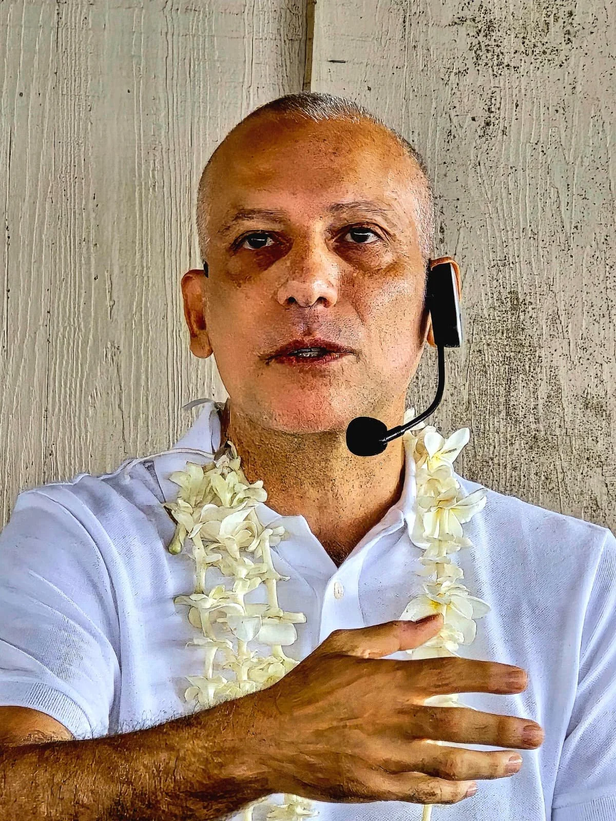 Presenter speaking at New Thought Center of Hawaiʻi in Kealakekua