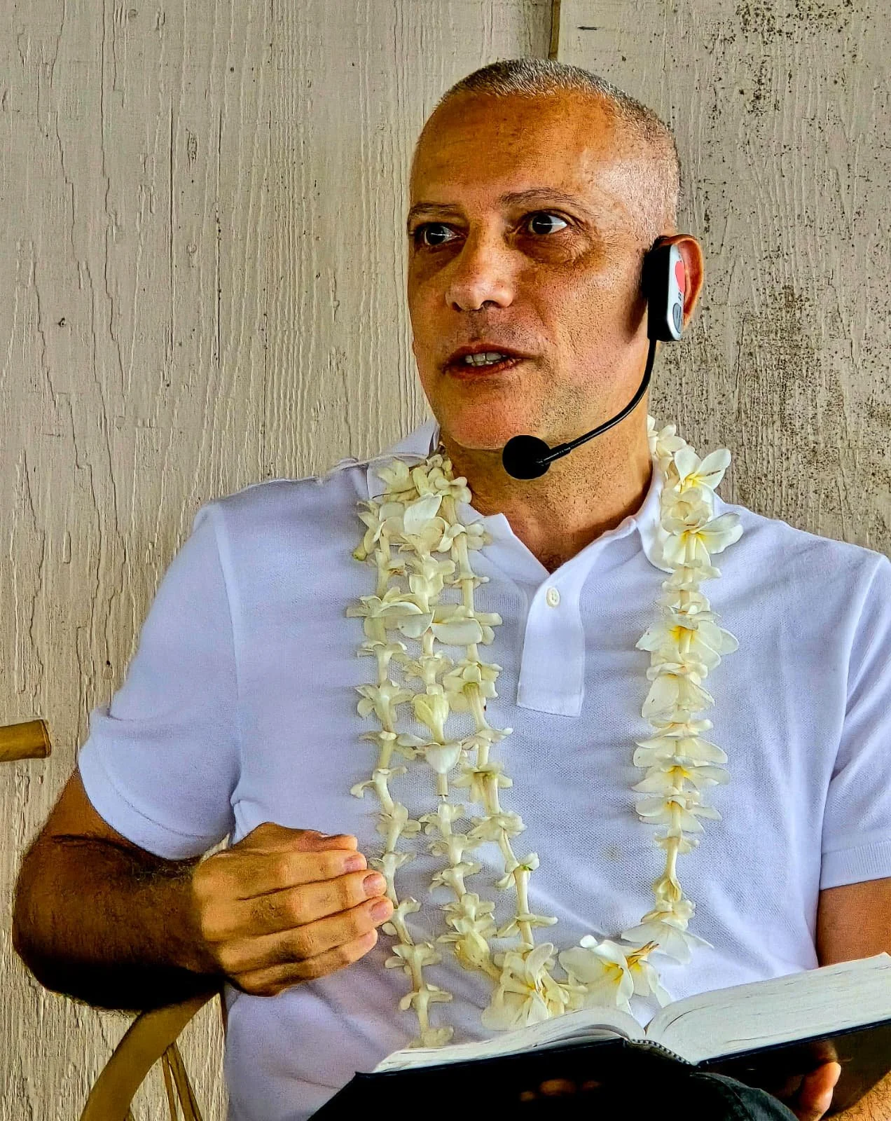 Presenter speaking at New Thought Center of Hawaiʻi in Kealakekua